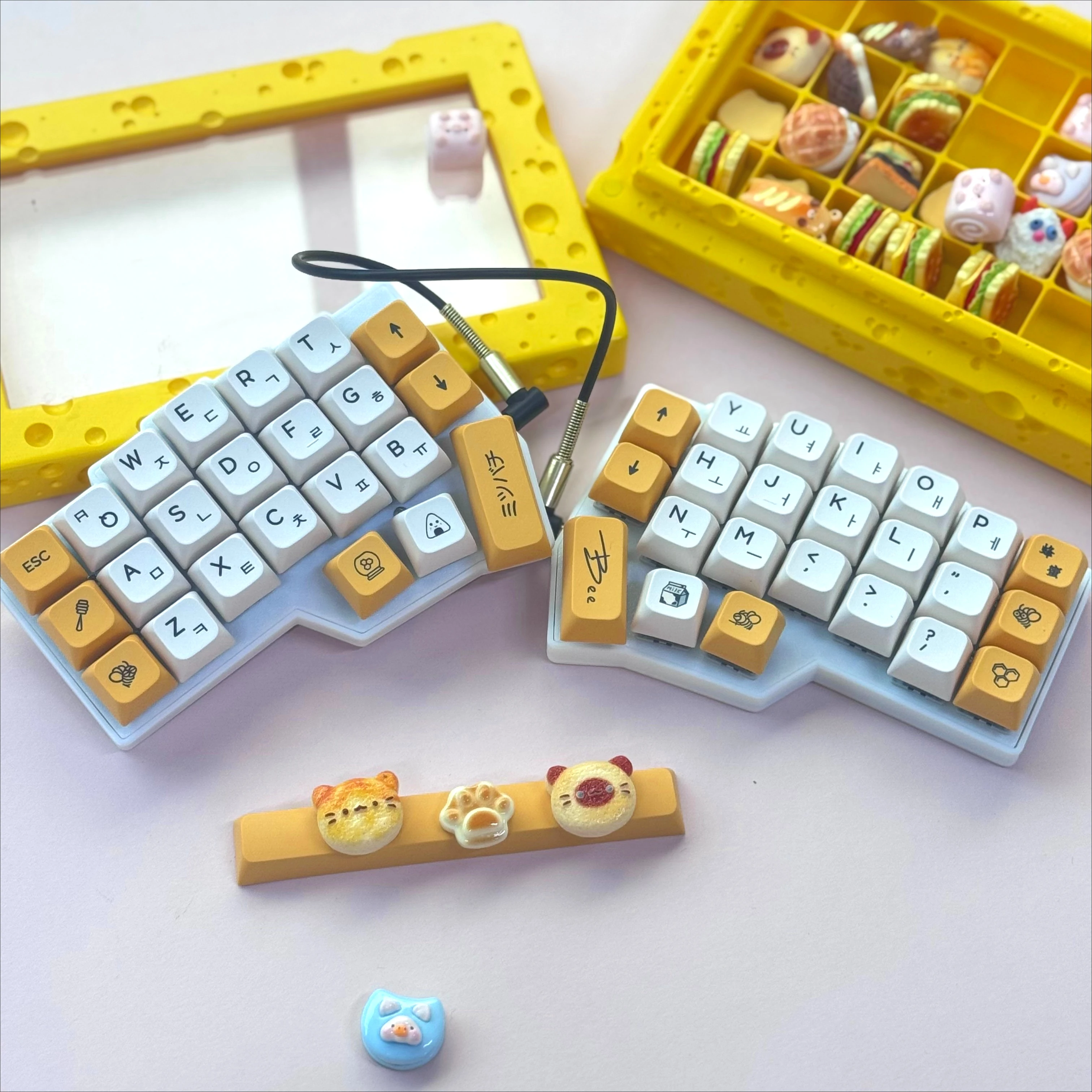 Корейская разделенная клавиатура Corne V4.1, проводная RGB QMK Vial Corne Crkbd Horn Keyboard, русская испанская клавиатура, комплект игровой клавиатуры
Корейская разделенная клавиатура Corne V4.1, проводная RGB QMK Vial Corne Crkbd Horn Keyboard, русская испанская клавиатура, комплект игровой клавиатуры
