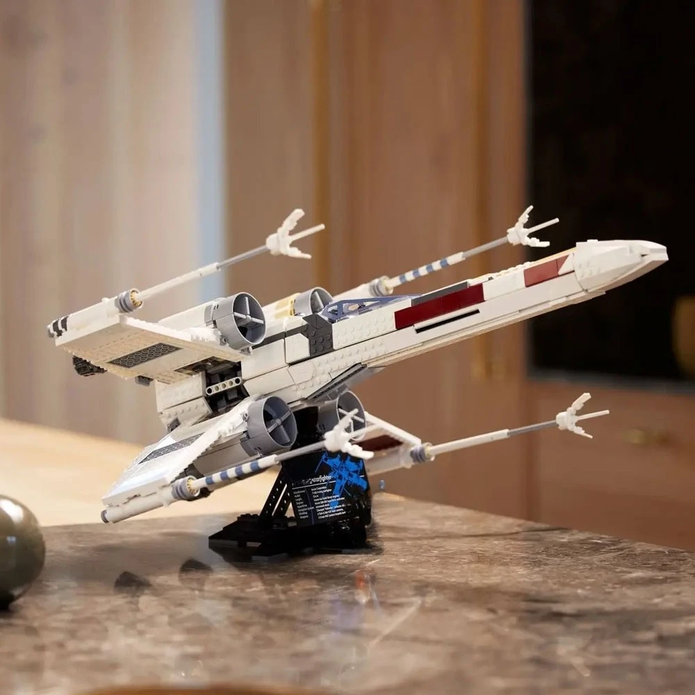 1949PCS Creative X-wing Starfighter Building Blocks With 2 Figures MOC Assemble Bricks Toy Gift For Children Adult
1949PCS Creative X-wing Starfighter Building Blocks With 2 Figures MOC Assemble Bricks Toy Gift For Children Adult