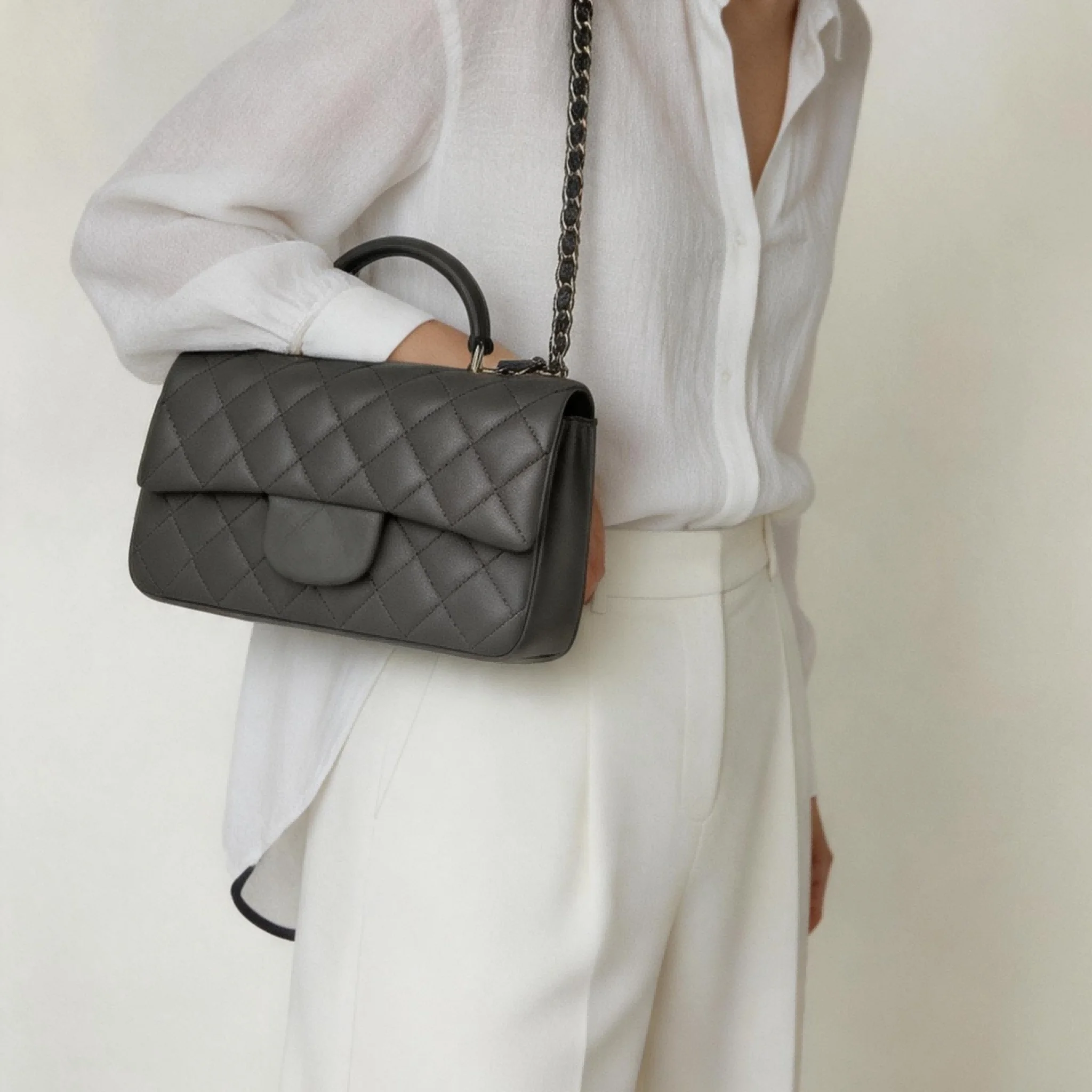 Premium Cowhide Genuine Leather Handbag Women Luxury Top Handle Bag Ladies Business Office Handbag
Premium Cowhide Genuine Leather Handbag Women Luxury Top Handle Bag Ladies Business Office Handbag