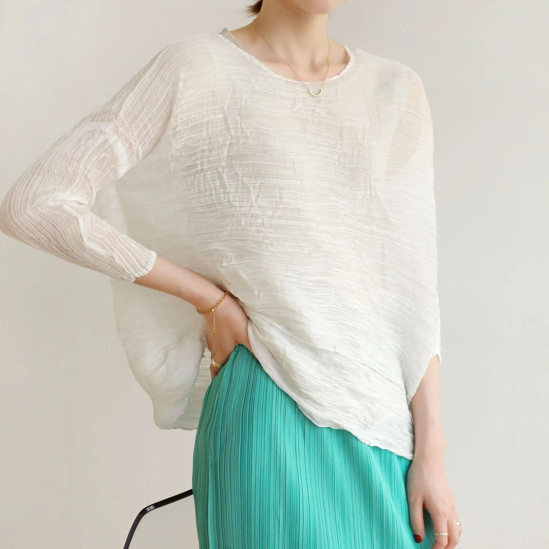 Round Neck Long Sleeve Solid Colour Pleated Women's Tops 2025 Summer New Fashion Casual Versatile Loose Large Size T-shirt
Round Neck Long Sleeve Solid Colour Pleated Women's Tops 2025 Summer New Fashion Casual Versatile Loose Large Size T-shirt
