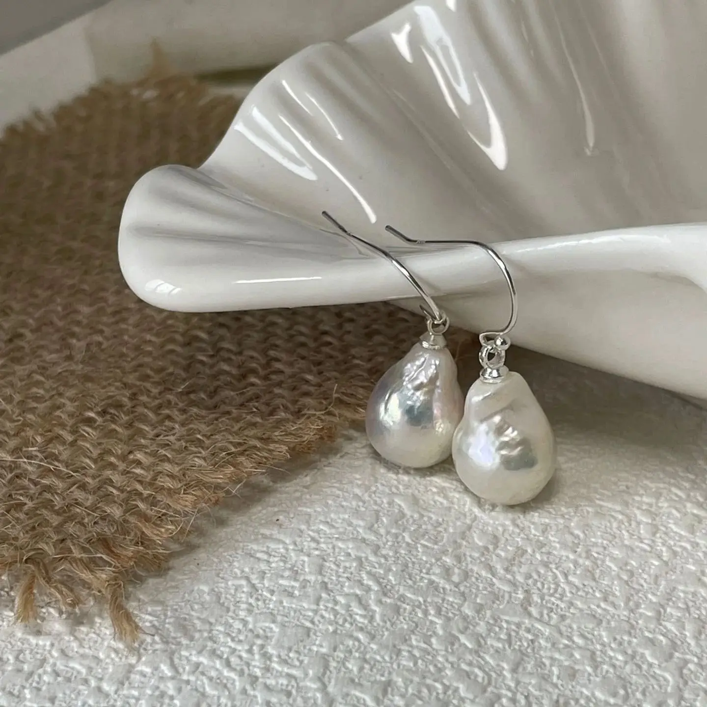 Pearl Earring Hook 925 Silver With Baroque Natural Freshwater Pearl Vintage Advanced Fashion Earring Gift for Women серьги
Pearl Earring Hook 925 Silver With Baroque Natural Freshwater Pearl Vintage Advanced Fashion Earring Gift for Women серьги