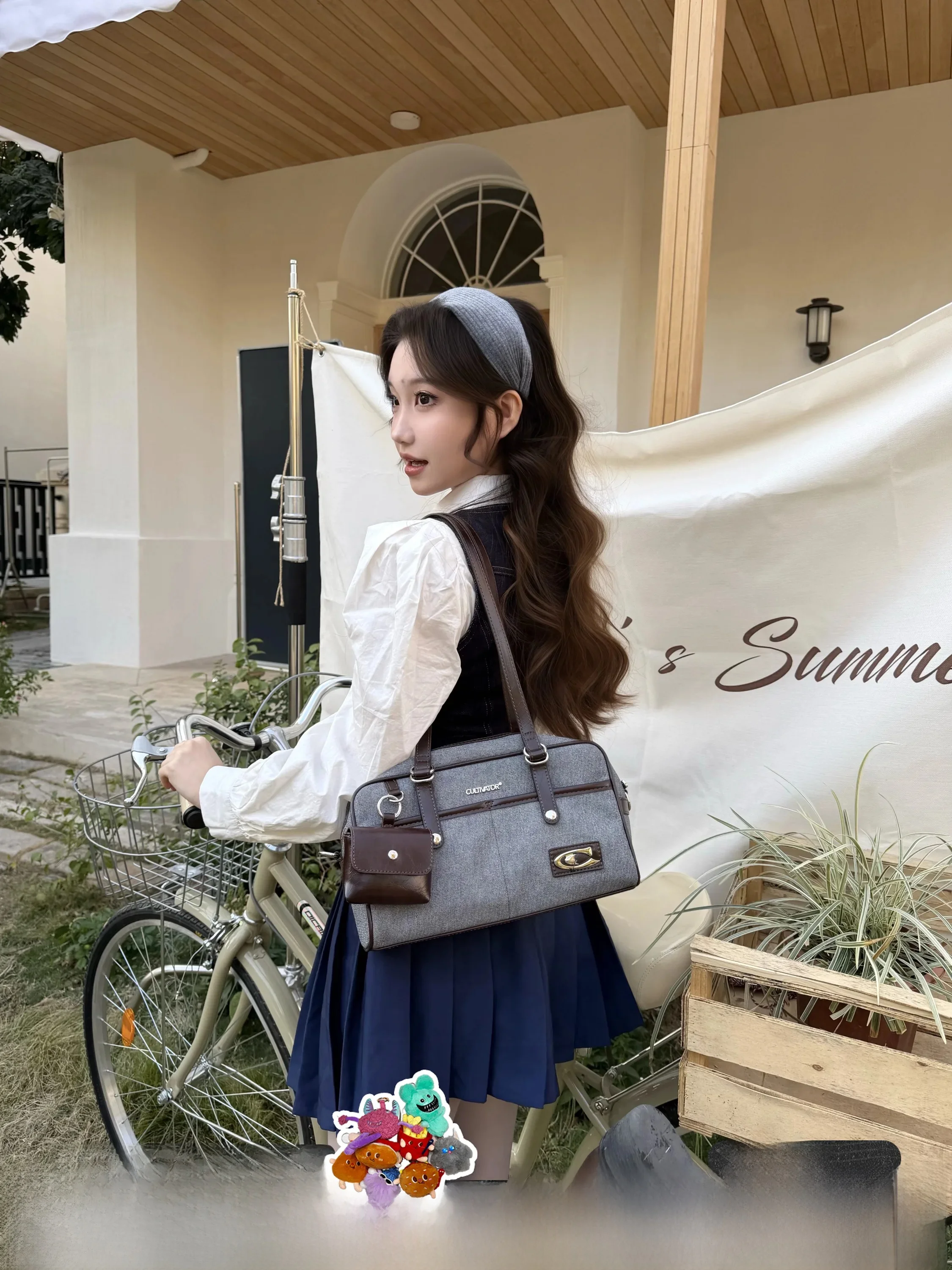 Cultivator Original Retro Casual Contrast Color Denim Handbag Bowling Bag Crossbody Shoulder Bag Spring 2026 Leisure Universal
Cultivator Original Retro Casual Contrast Color Denim Handbag Bowling Bag Crossbody Shoulder Bag Spring 2026 Leisure Universal