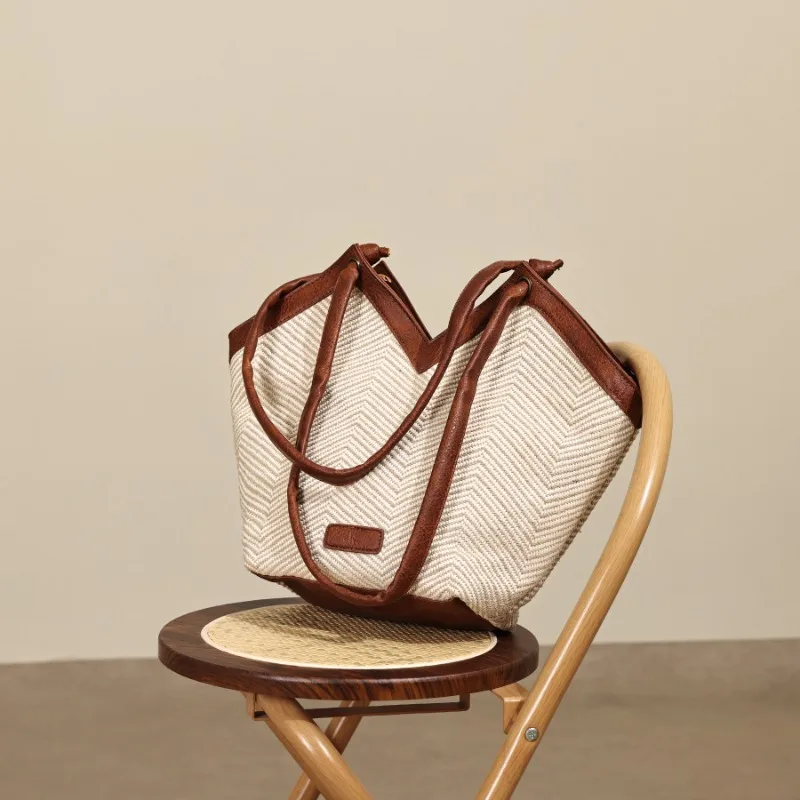 Straw Beach Bag Vintage Design Large Capacity Raffia Weaving Shoulder Bag Bohemian Summer Vacation Casual Tote Bag 2025
Straw Beach Bag Vintage Design Large Capacity Raffia Weaving Shoulder Bag Bohemian Summer Vacation Casual Tote Bag 2025