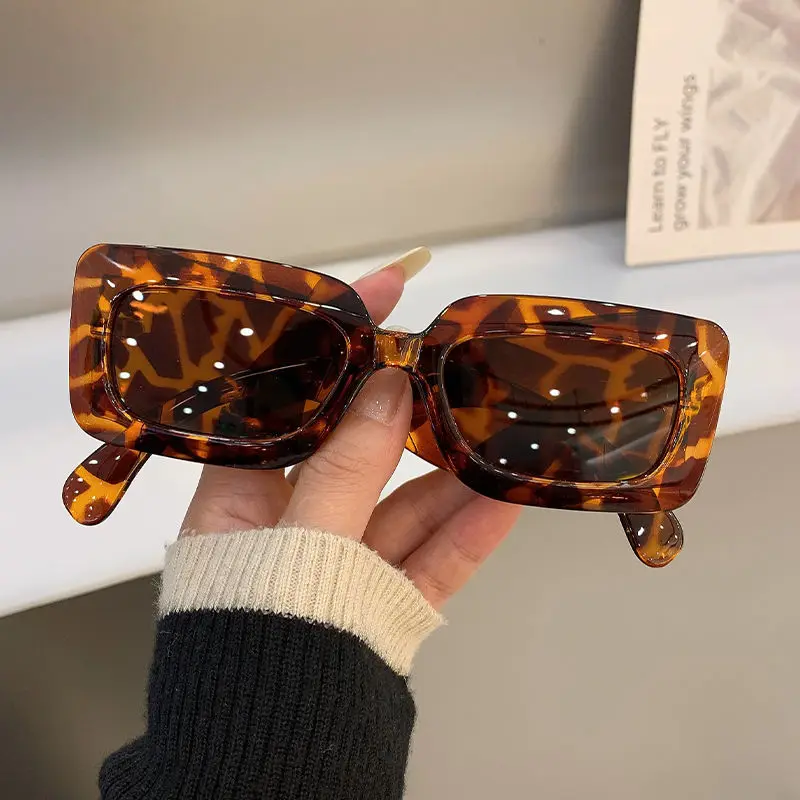 New Fashion Square Sunglasses Woman Brand Designer Eyewear Irregular Vintage Female Travel Sun Glasses UV400 Oculos De Sol
New Fashion Square Sunglasses Woman Brand Designer Eyewear Irregular Vintage Female Travel Sun Glasses UV400 Oculos De Sol