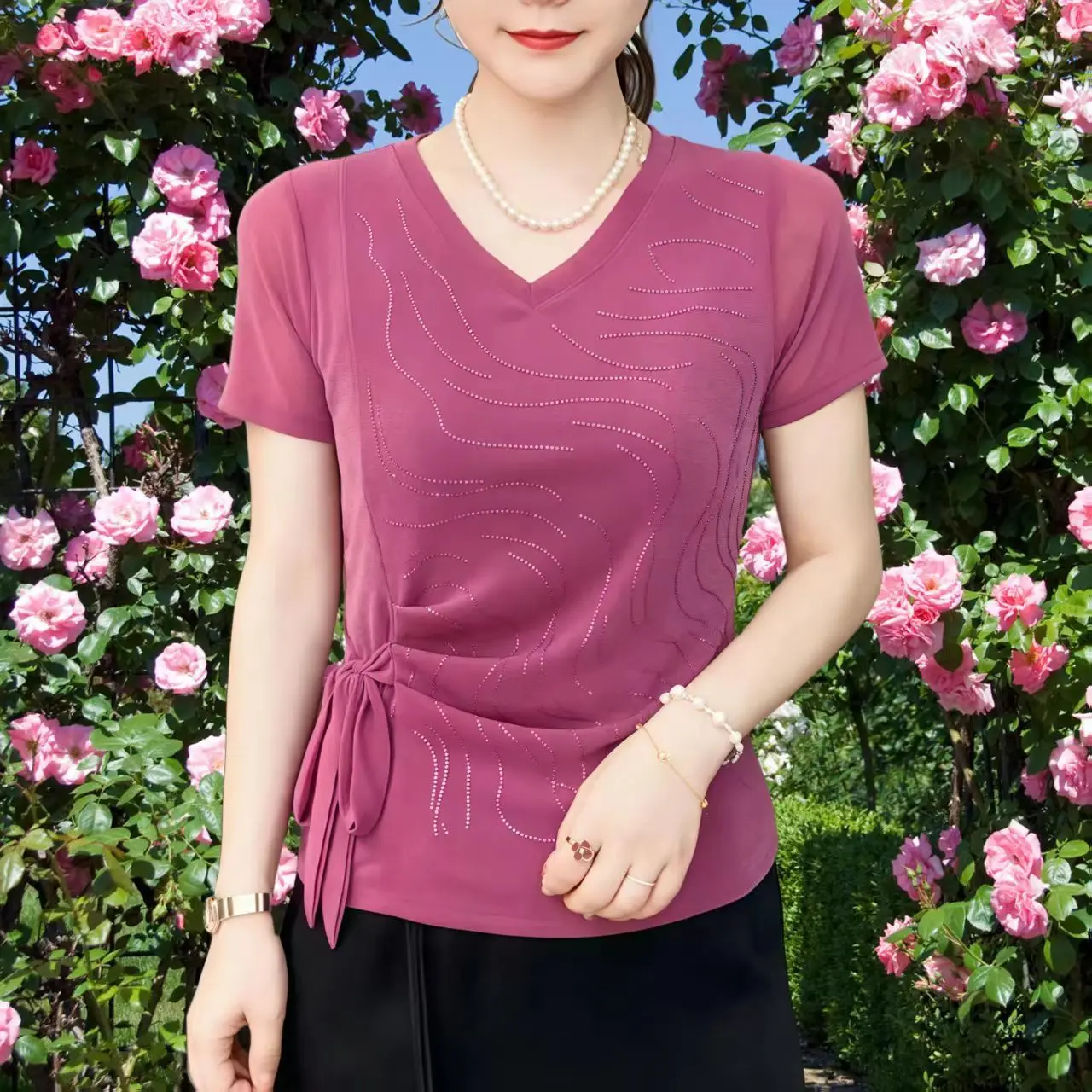 New Summer Fashionable Top V-neck Short-sleeved Slim Fit and Stylish T-shirtYY45
New Summer Fashionable Top V-neck Short-sleeved Slim Fit and Stylish T-shirtYY45