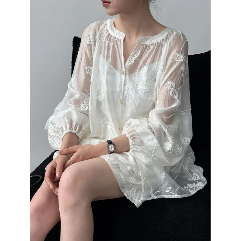 Hollow Out Embroidery Blouse + Elastic Waist Casual Shorts Women's Summer Lightweight Two-Piece Set
Hollow Out Embroidery Blouse + Elastic Waist Casual Shorts Women's Summer Lightweight Two-Piece Set