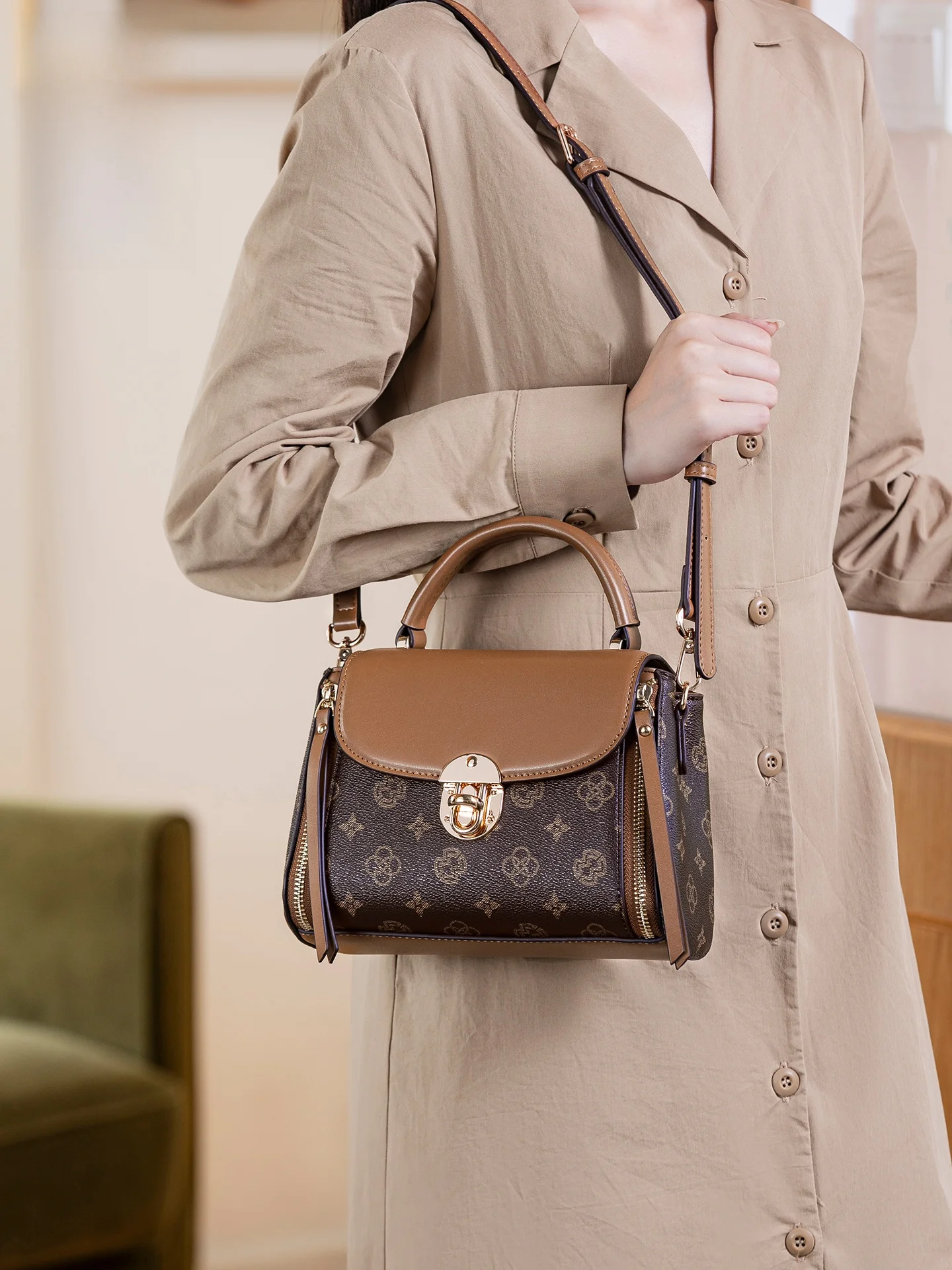 Ele Crossbody Handbag Women's New 2025 Sli oulder Bag Luxury Floral Print Commuter Bag Medium Size Faionable
Ele Crossbody Handbag Women's New 2025 Sli oulder Bag Luxury Floral Print Commuter Bag Medium Size Faionable