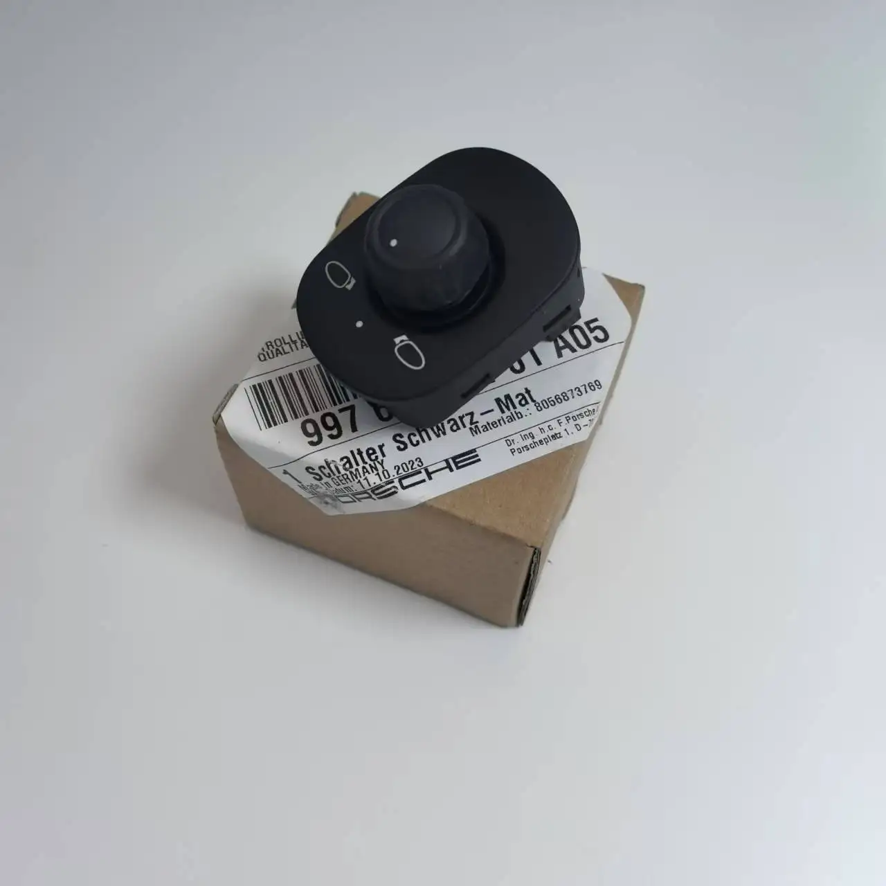 For Cayman Boxster Carrera reverse mirror folding switch knob 99761324101A05 997 mirror folding switch
For Cayman Boxster Carrera reverse mirror folding switch knob 99761324101A05 997 mirror folding switch