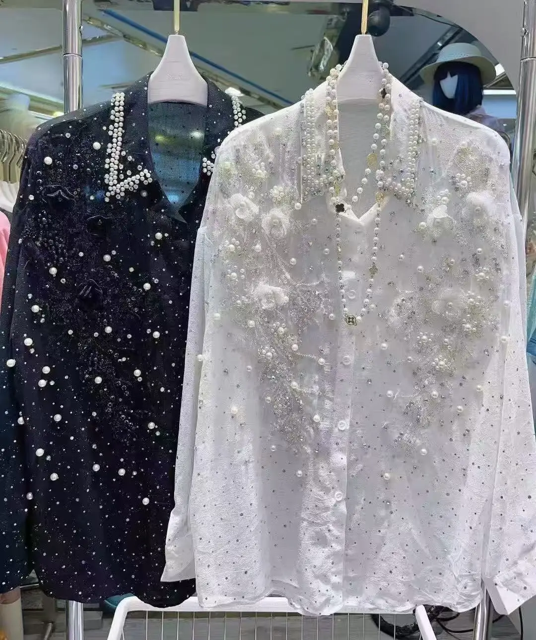 Luxury Diamonds Sequined Flowers Embroidery Blouses Shirts Women 2025 Spring Long Sleeve Causal White Tops Camisas De Mujer
Luxury Diamonds Sequined Flowers Embroidery Blouses Shirts Women 2025 Spring Long Sleeve Causal White Tops Camisas De Mujer