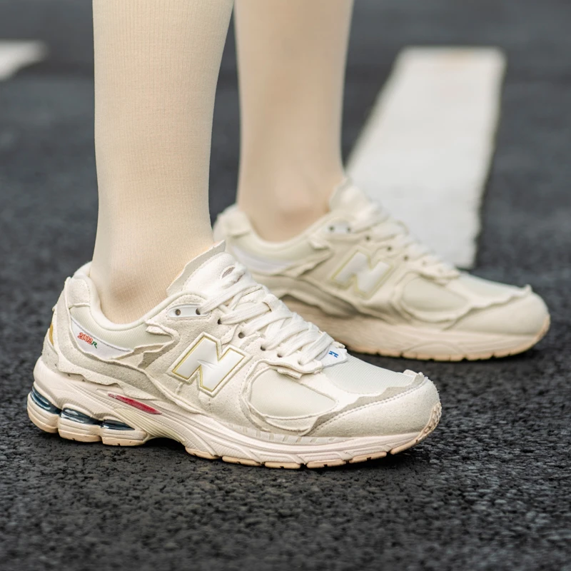 Fashionable school running shoes Outdoor skateboarding shoes Casual Breathable couple shoes New sneakers, sizes: 36-44
Fashionable school running shoes Outdoor skateboarding shoes Casual Breathable couple shoes New sneakers, sizes: 36-44