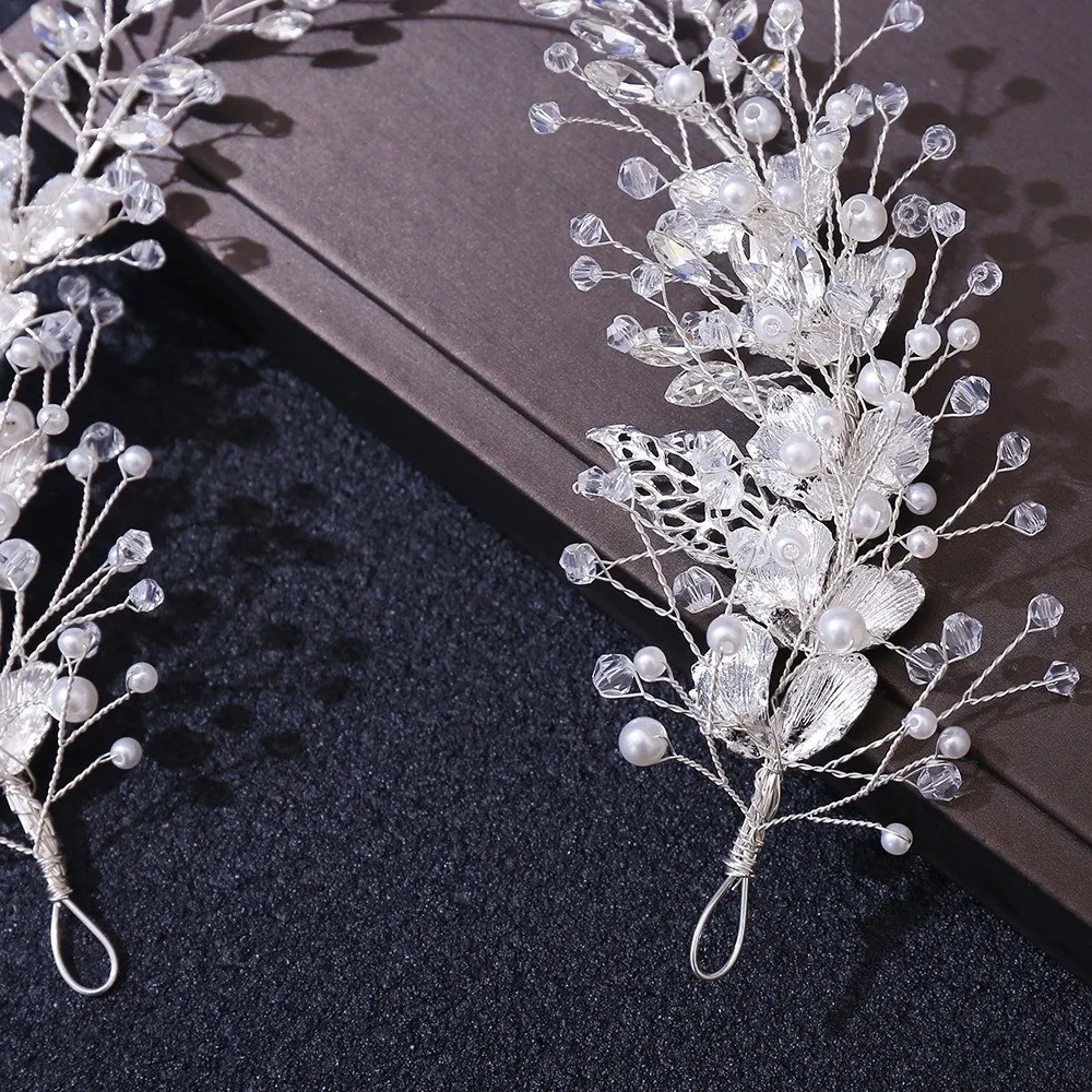 Элегантные свадебные тиары с бисером, жемчужные цветочные головные уборы для невесты, повязки на голову из сплава с цветами и стразами, в стиле принцессы
Элегантные свадебные тиары с бисером, жемчужные цветочные головные уборы для невесты, повязки на голову из сплава с цветами и стразами, в стиле принцессы