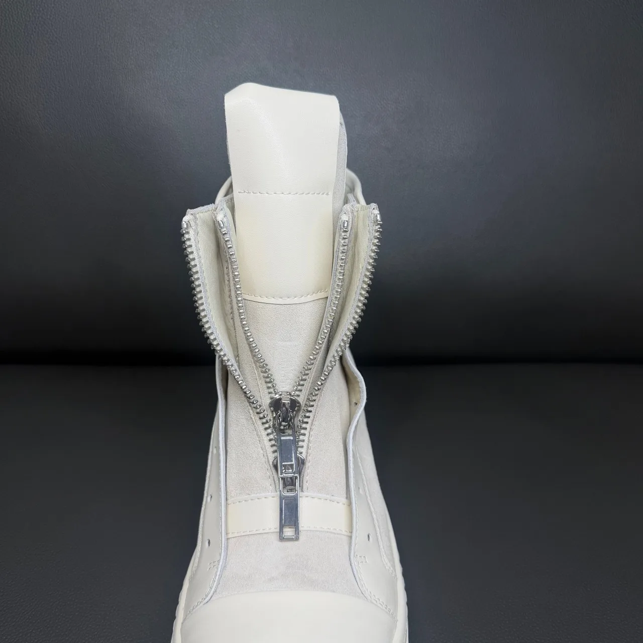 Beige Genuine Leather Men's High Top Suede Ankle Boot with Height Increase Thick Bottom Front Zip Casual Sneakers Shoes
Beige Genuine Leather Men's High Top Suede Ankle Boot with Height Increase Thick Bottom Front Zip Casual Sneakers Shoes