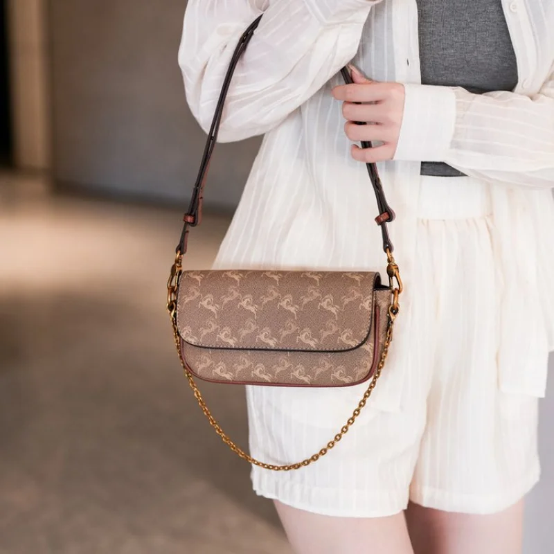 Vintage Women Handbag PU Leather Top Handle Bag Classic Design Suitable for Daily Wear and Special Occasions
Vintage Women Handbag PU Leather Top Handle Bag Classic Design Suitable for Daily Wear and Special Occasions