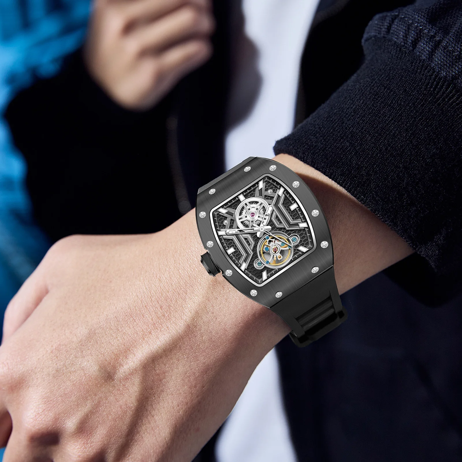 New Style Automatic Wristwatch Men Fashion Black Silicone Strap Wateproof Luminous Sport Mechanical Watch with Tonneau Dial
New Style Automatic Wristwatch Men Fashion Black Silicone Strap Wateproof Luminous Sport Mechanical Watch with Tonneau Dial