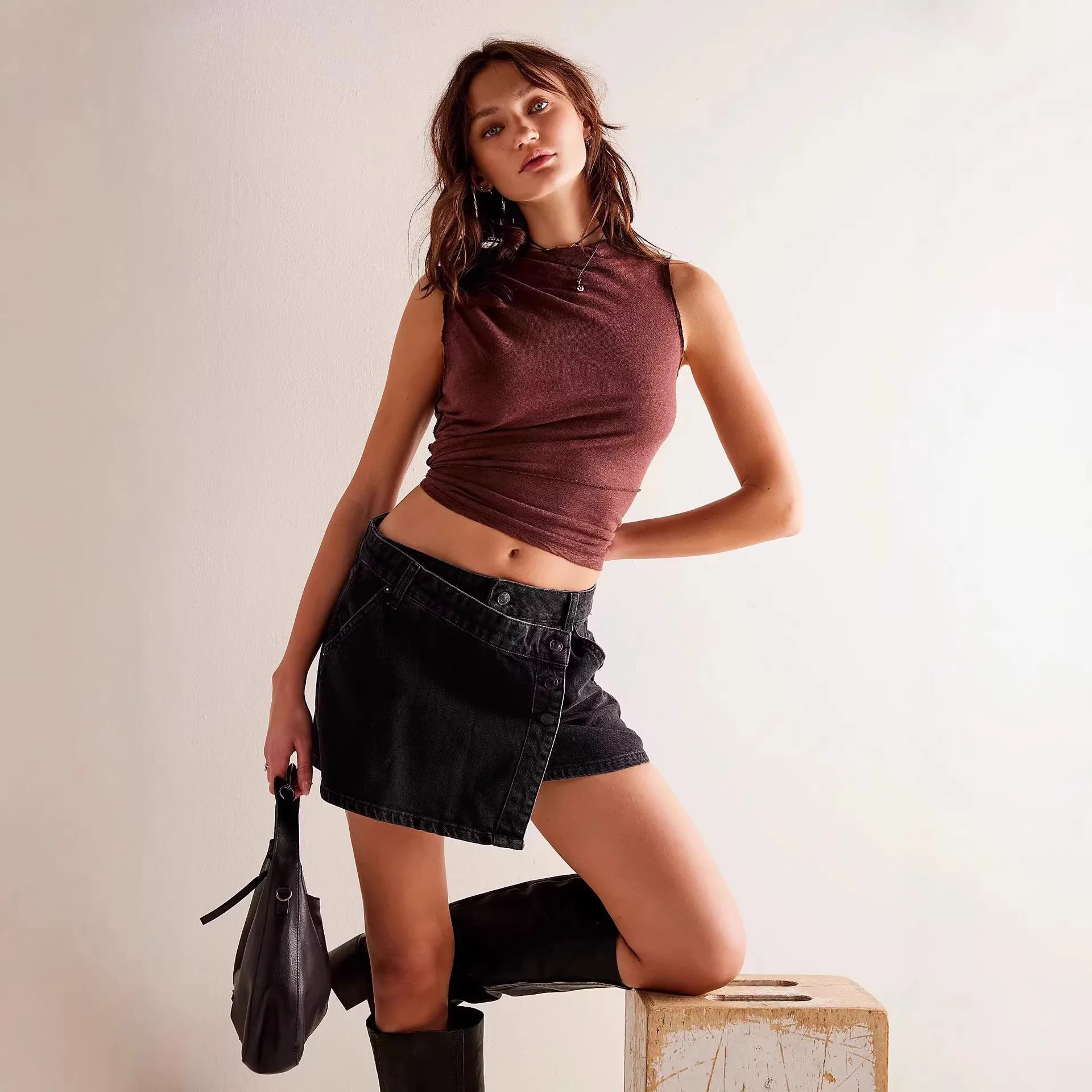 Y2K Casual Slimming Distressed Denim Shorts Women's Asymmetrical Sexy Girl Jeans Spring Loose Fit Natural Waist Folded
Y2K Casual Slimming Distressed Denim Shorts Women's Asymmetrical Sexy Girl Jeans Spring Loose Fit Natural Waist Folded