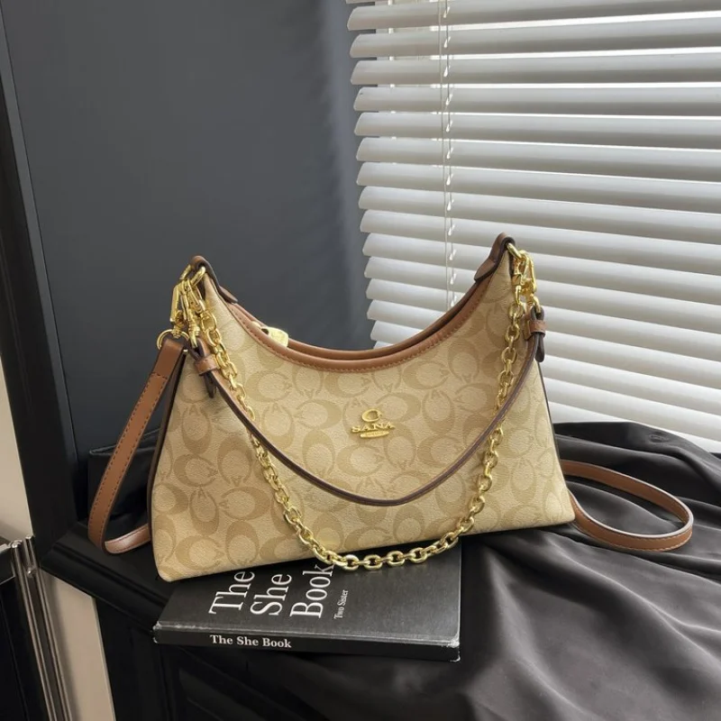 High-End Women's Shoulder Bag Made Of Fine Leather Boasting Famous Designer Inspired And High-End Timeless Style
High-End Women's Shoulder Bag Made Of Fine Leather Boasting Famous Designer Inspired And High-End Timeless Style