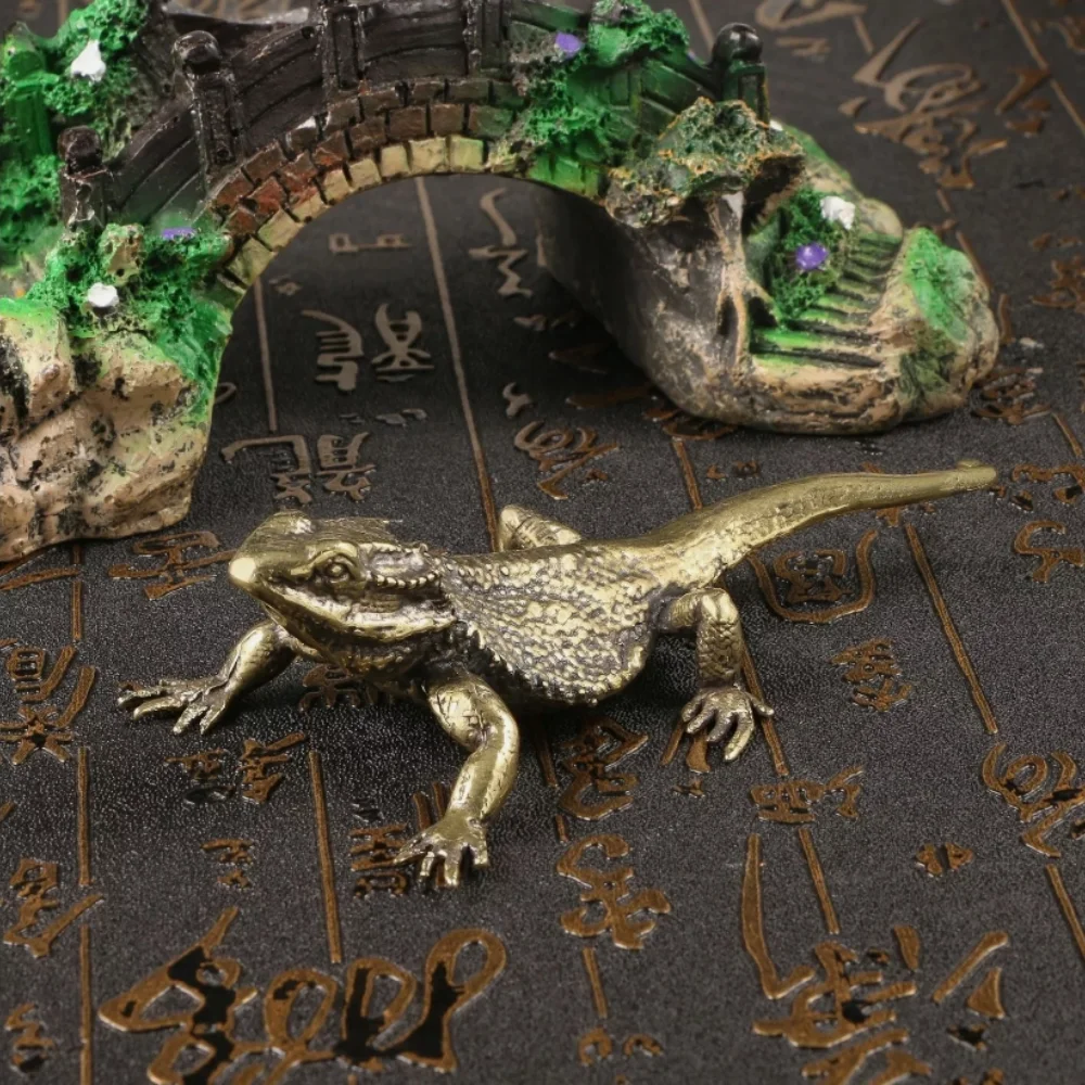 Lizard brass ornament tea pet desk decor copper lacertid handicraft collection
Lizard brass ornament tea pet desk decor copper lacertid handicraft collection