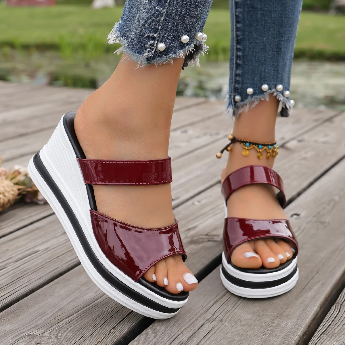 Women's Summer Fashion Wedge Sandals Lightweight Thick Sole Beach Slippers Woman Casual Outdoor Chunky Platform Sandalias Mujer
Women's Summer Fashion Wedge Sandals Lightweight Thick Sole Beach Slippers Woman Casual Outdoor Chunky Platform Sandalias Mujer