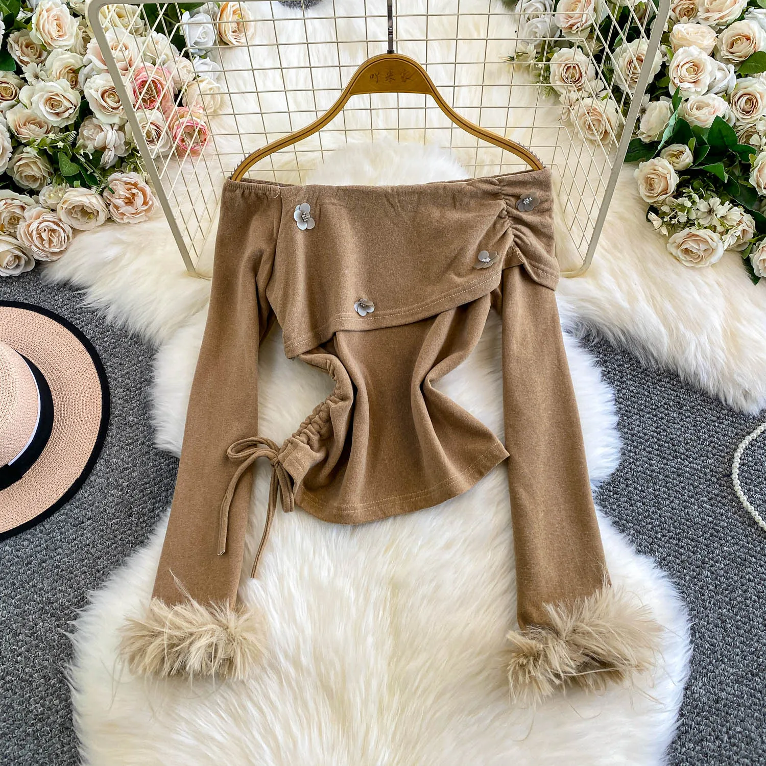 Женские зимние топы Hotsweet Sexi, рубашка Lady с разрезом на шее, рукавами из искусственного меха, осенний пуловер, футболки, женские винтажные праздничные топы
Женские зимние топы Hotsweet Sexi, рубашка Lady с разрезом на шее, рукавами из искусственного меха, осенний пуловер, футболки, женские винтажные праздничные топы