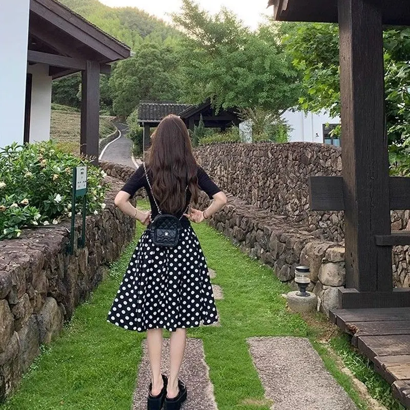 Stylish Korean Polka Dot Folds A-Line Knee Skirts Women's Clothing High Waist Elastic Spring Summer Contrasting Colors Skirts
Stylish Korean Polka Dot Folds A-Line Knee Skirts Women's Clothing High Waist Elastic Spring Summer Contrasting Colors Skirts