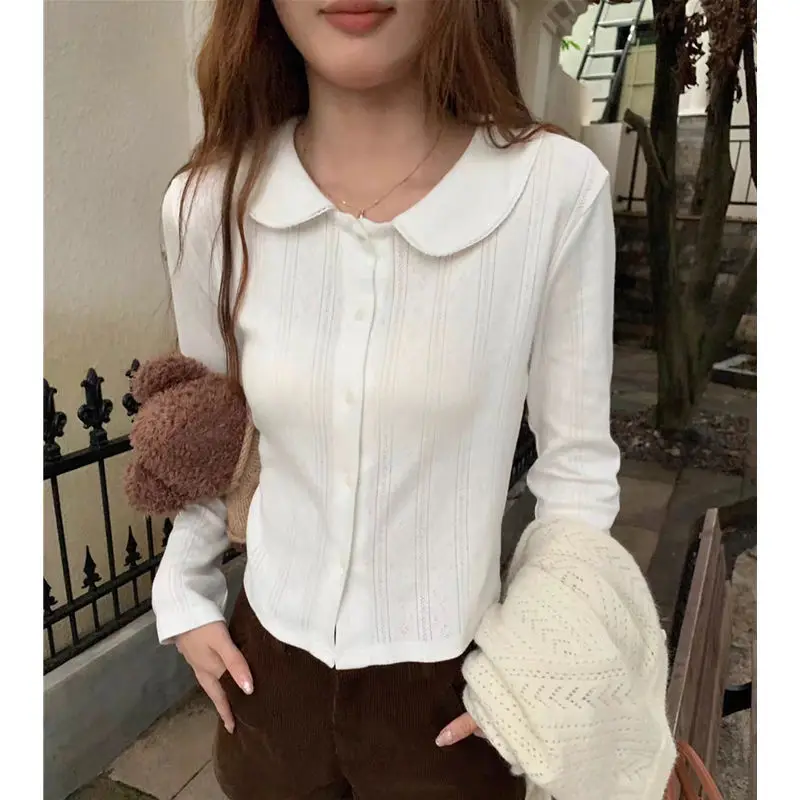Retro Doll Neck Shirt for Women's Autumn New Item, Layered Bottom Short Shirt, Pure Cotton Long Sleeved Top
Retro Doll Neck Shirt for Women's Autumn New Item, Layered Bottom Short Shirt, Pure Cotton Long Sleeved Top