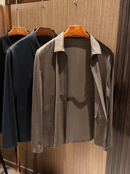 Cooling Feeling Summer New Men's High Quality Thin Collar Jacket Sun Protection Clothing Breathable Standard Fit Filling Jacket
Cooling Feeling Summer New Men's High Quality Thin Collar Jacket Sun Protection Clothing Breathable Standard Fit Filling Jacket