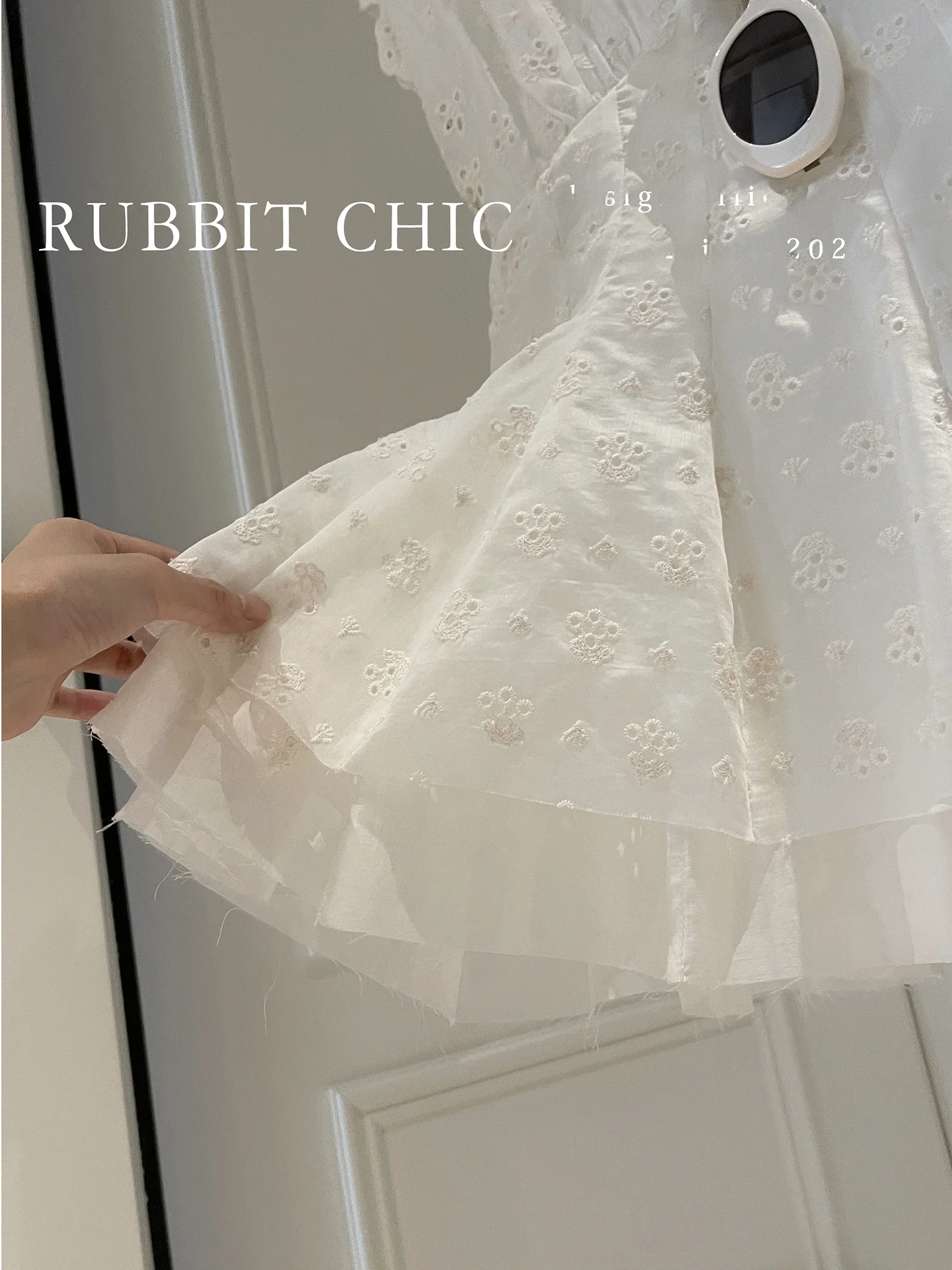 Rubbit Chic Heavy Embroidery Slim Fit Lace irt Women's French Sle Top Waist Cinched 3D Cutout Beautifully Embroidered Blouse
Rubbit Chic Heavy Embroidery Slim Fit Lace irt Women's French Sle Top Waist Cinched 3D Cutout Beautifully Embroidered Blouse