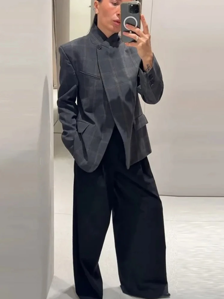 2026 Spring Women‘s Plaid Blazer - Elegant One Button Stand Collar Jacket with Slit Hem & Long Sleeves, Lady Daily Outwear
2026 Spring Women‘s Plaid Blazer - Elegant One Button Stand Collar Jacket with Slit Hem & Long Sleeves, Lady Daily Outwear