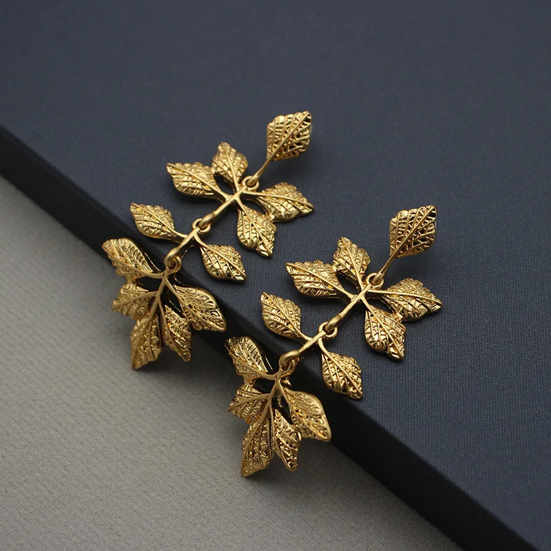 Used Earrings: Versatile, High-end, Long Leaf Design, Solid Gold Earrings & Dangles, Minimalist Style Studs
Used Earrings: Versatile, High-end, Long Leaf Design, Solid Gold Earrings & Dangles, Minimalist Style Studs