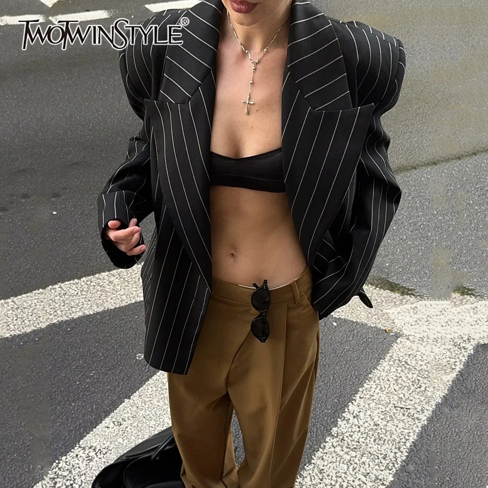 TWOTWINSTYLE Streetwear Sprited Loose Jacket for Women Notched Collar Long Sleeve Patchwork Button Fashionable Blazer Female New
TWOTWINSTYLE Streetwear Sprited Loose Jacket for Women Notched Collar Long Sleeve Patchwork Button Fashionable Blazer Female New