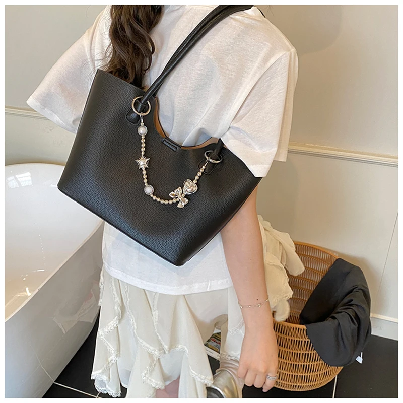 Classic Minimalist Women's Bag Fashionable Soft Leather Tote Bag Summer Commuting Shoulder Bag 2025 New Square Bag Handbag
Classic Minimalist Women's Bag Fashionable Soft Leather Tote Bag Summer Commuting Shoulder Bag 2025 New Square Bag Handbag