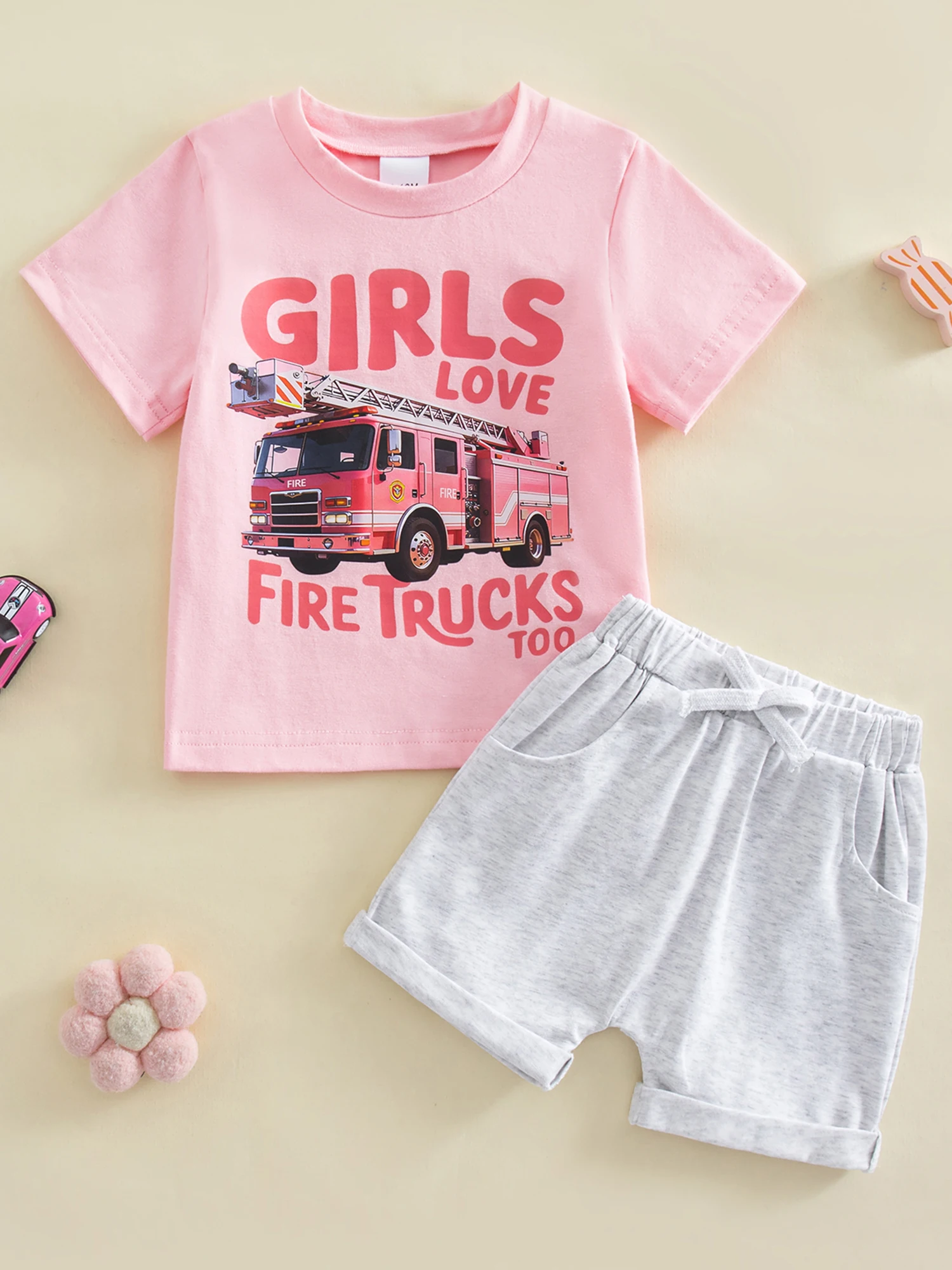 Стильные комплекты из двух предметов для маленьких девочек с милым принтом животных, топы с короткими рукавами и круглым вырезом, комплект из топа и шорт для летних развлечений
Стильные комплекты из двух предметов для маленьких девочек с милым принтом животных, топы с короткими рукавами и круглым вырезом, комплект из топа и шорт для летних развлечений