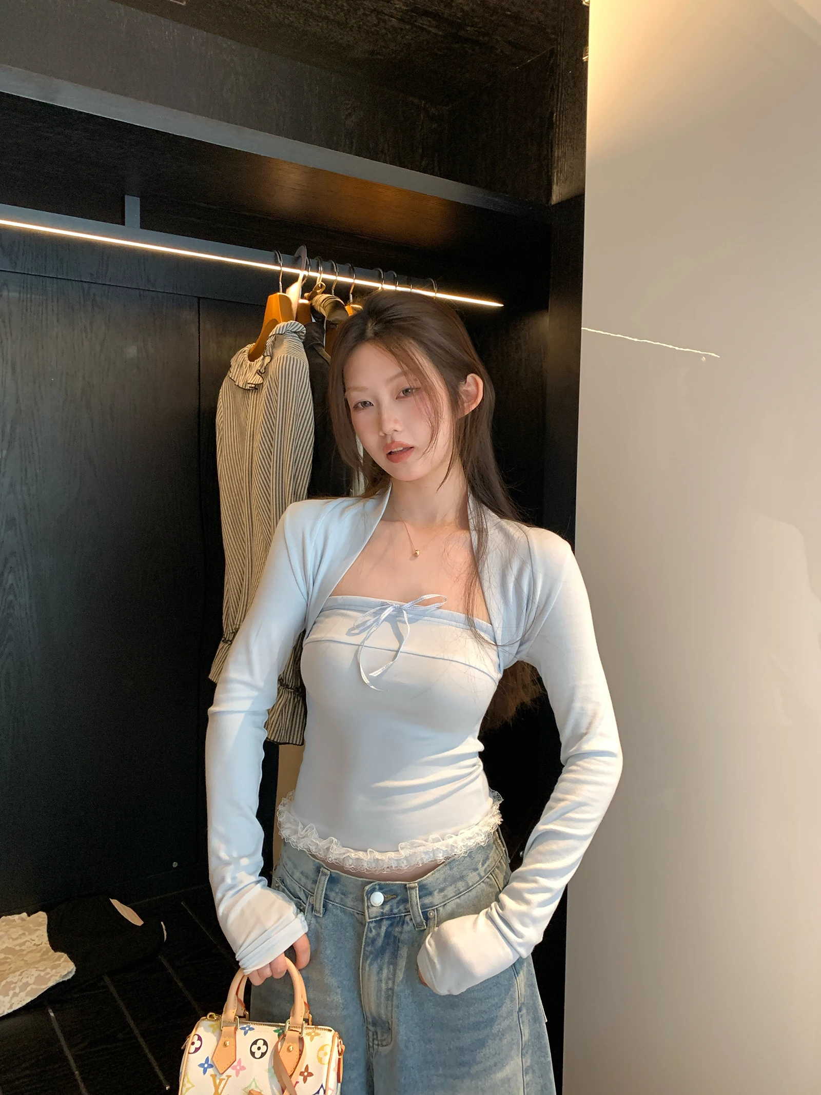 Lace Trim Belted Strapless Cardigan Two-Piece Set Simple Commute Style Slim Fit Long Sleeve Ladies' Spring Fashion T-Shirt
Lace Trim Belted Strapless Cardigan Two-Piece Set Simple Commute Style Slim Fit Long Sleeve Ladies' Spring Fashion T-Shirt