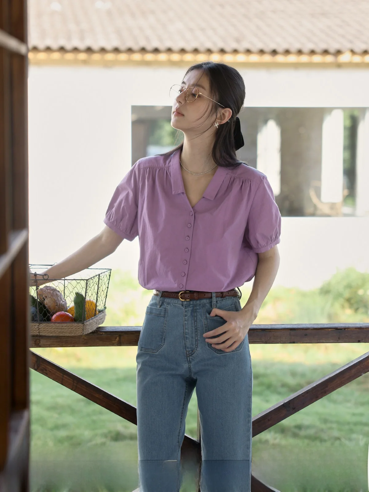 Solighter Purple V-Neck Lantern Sleeve Shirt Women's Summer 2025 Slimming Short Sleeve Top Cotton Vintage Style Button Placket
Solighter Purple V-Neck Lantern Sleeve Shirt Women's Summer 2025 Slimming Short Sleeve Top Cotton Vintage Style Button Placket