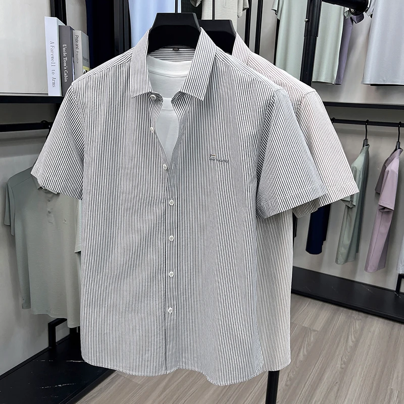 Summer New Style Men's Striped Fashion Casual Simple Breathable Short-Sleeved Shirt/Mmsj-2682
Summer New Style Men's Striped Fashion Casual Simple Breathable Short-Sleeved Shirt/Mmsj-2682