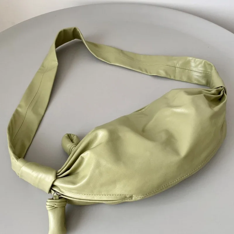Paper Leather Croissant Bag Women's Original Design Casual Shoulder Bag Light Luxury Underarm Style Minority High-End Commuting
Paper Leather Croissant Bag Women's Original Design Casual Shoulder Bag Light Luxury Underarm Style Minority High-End Commuting