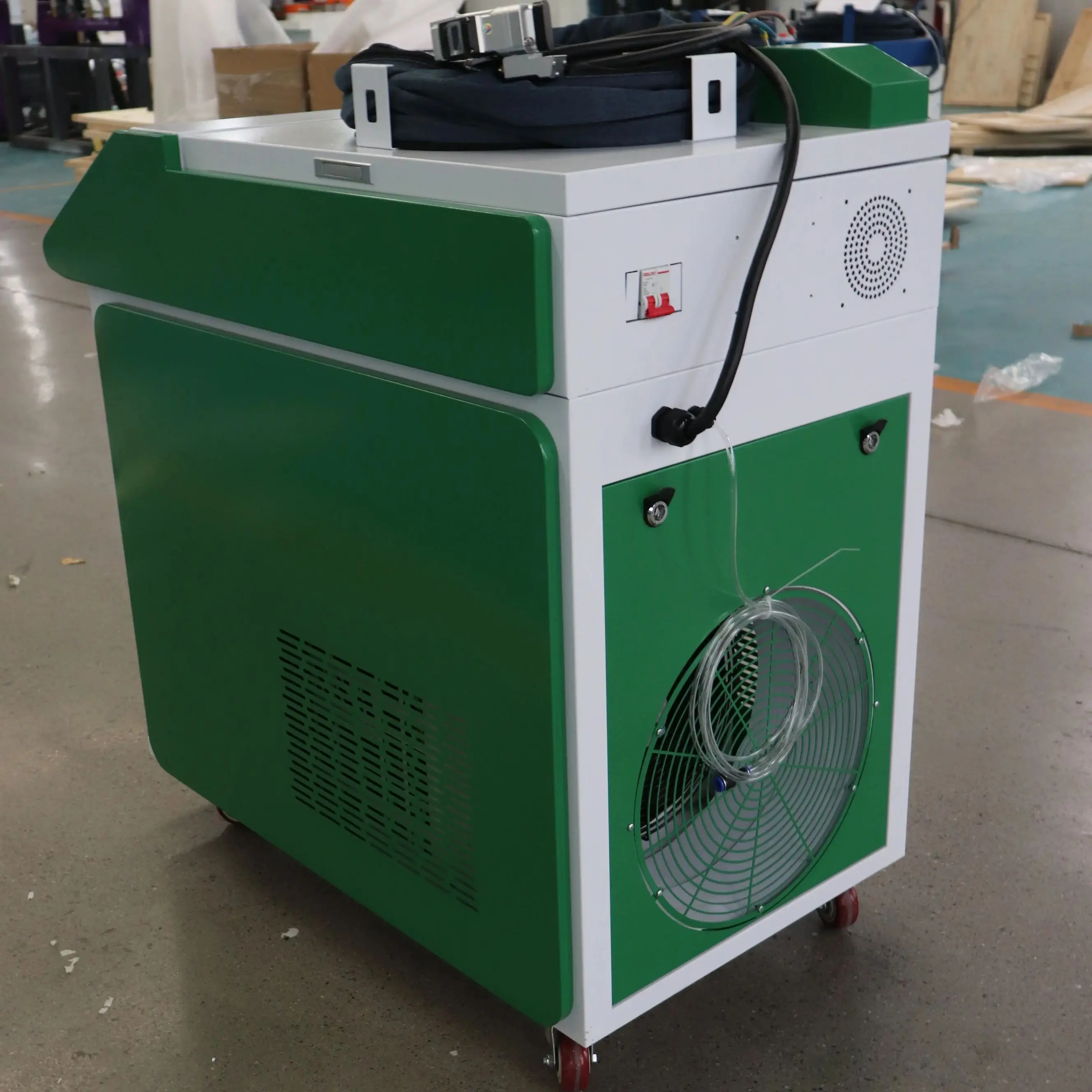 1500W 2000W 3000W Cw Fiber Laser Generator Handheld Metal Laser Cleaning Machine
1500W 2000W 3000W Cw Fiber Laser Generator Handheld Metal Laser Cleaning Machine
