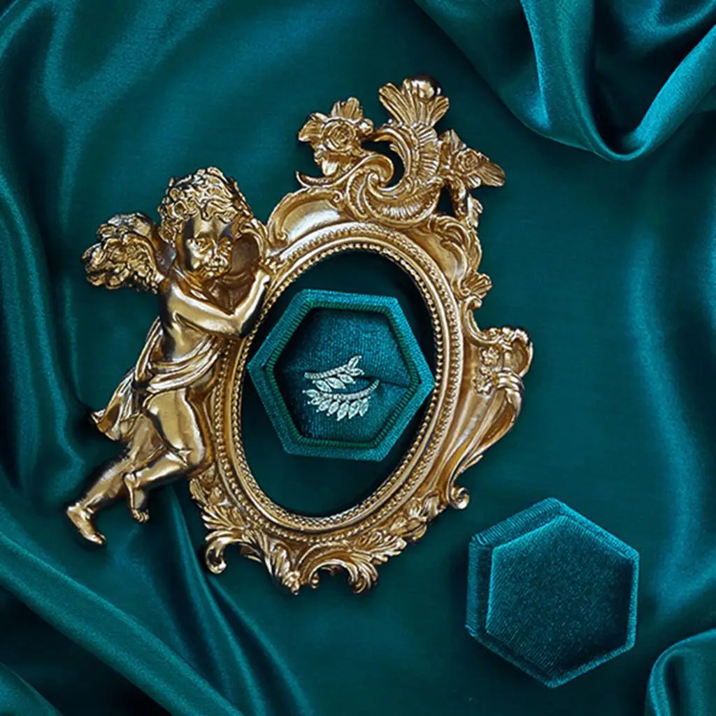 Ornate Vintage Mini Photo Frame Resin Picture Frame Decorative Accent for Wall Art Decoration and Photo Shooting
Ornate Vintage Mini Photo Frame Resin Picture Frame Decorative Accent for Wall Art Decoration and Photo Shooting