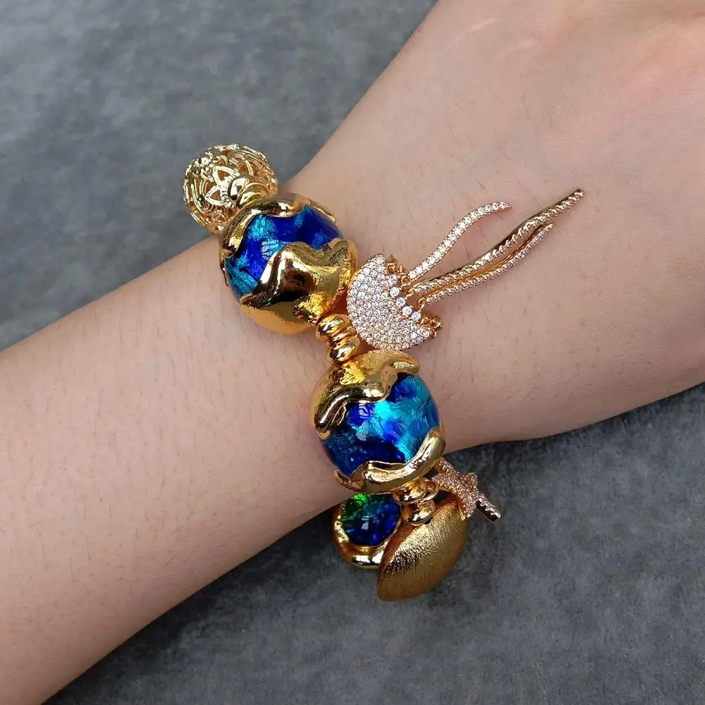 Matte Finish coin beads 16mm-19mm round murano glass bead cz pave animal shape charm with gold plated edge bracelet
Matte Finish coin beads 16mm-19mm round murano glass bead cz pave animal shape charm with gold plated edge bracelet