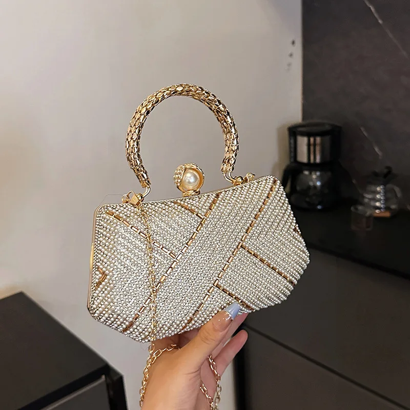 2025 Europe and America New Retro Trend Gold Shiny Rhinestone Handbag Women's Fashion Elegant Luxury Clutch for Dinner 
2025 Europe and America New Retro Trend Gold Shiny Rhinestone Handbag Women's Fashion Elegant Luxury Clutch for Dinner