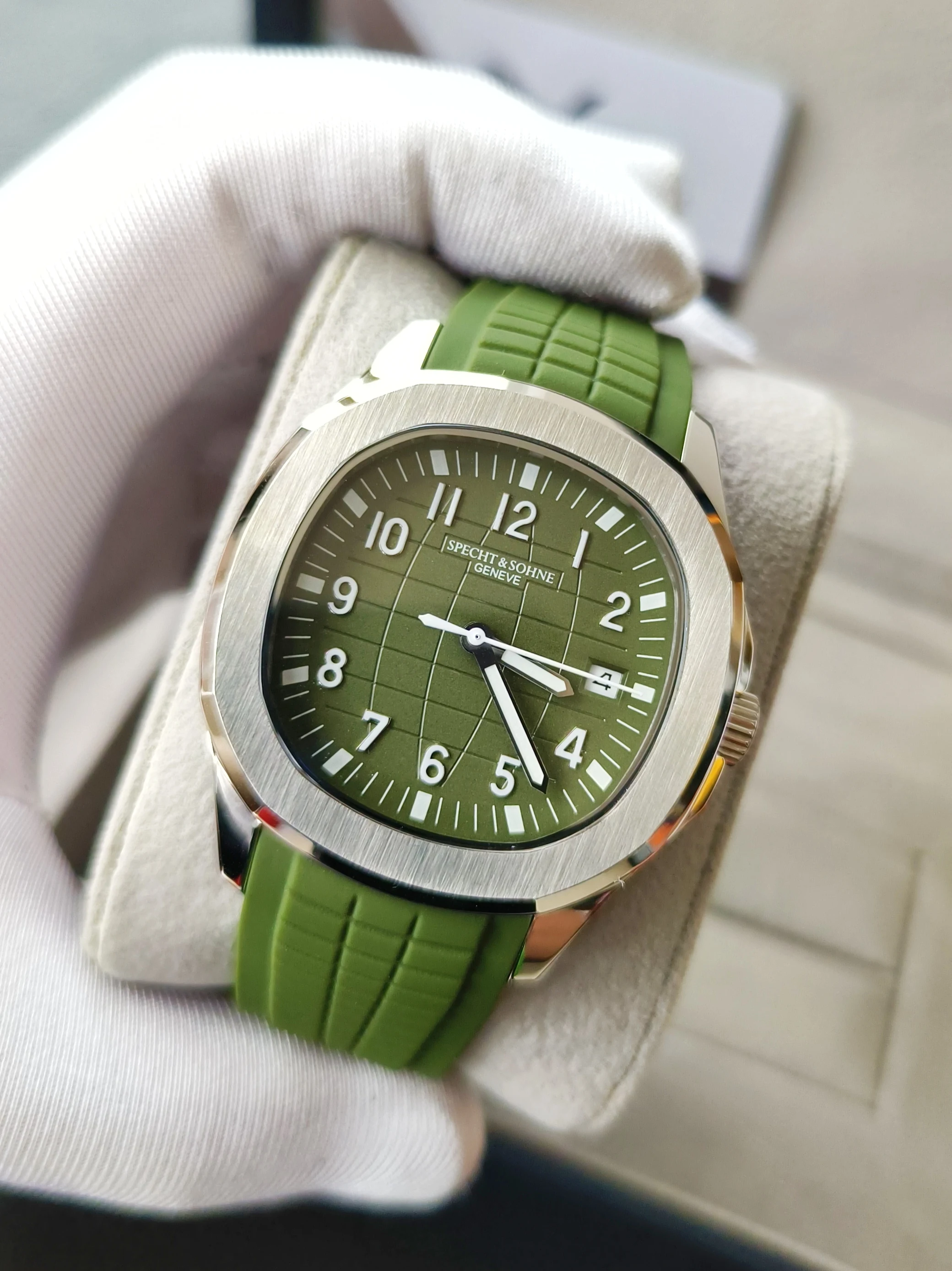 Luxury Specht&Sohne Fashion Luxury Men Rubber Strap Watch Miyota8215 Mechanical Movement Classic Sports Watch Relogio Masculino
Luxury Specht&Sohne Fashion Luxury Men Rubber Strap Watch Miyota8215 Mechanical Movement Classic Sports Watch Relogio Masculino