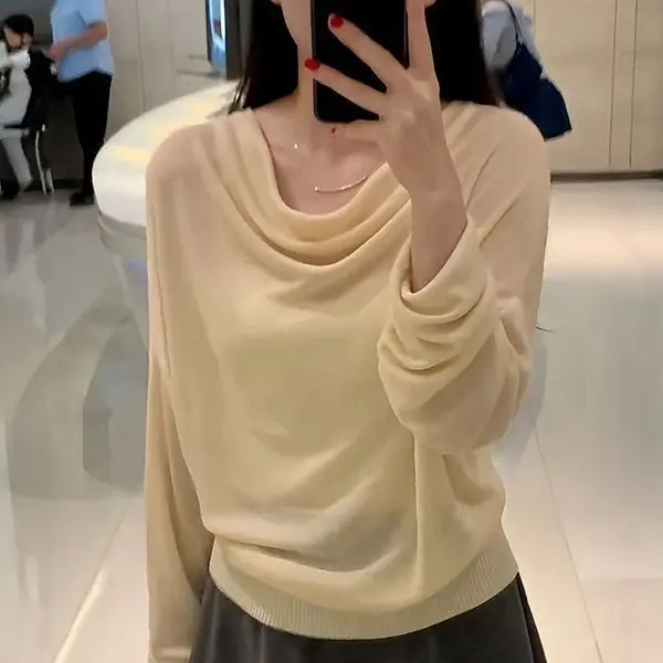 New Style Knitted Loose Design Top with Elegant Collar, Providing Great Warmth
New Style Knitted Loose Design Top with Elegant Collar, Providing Great Warmth