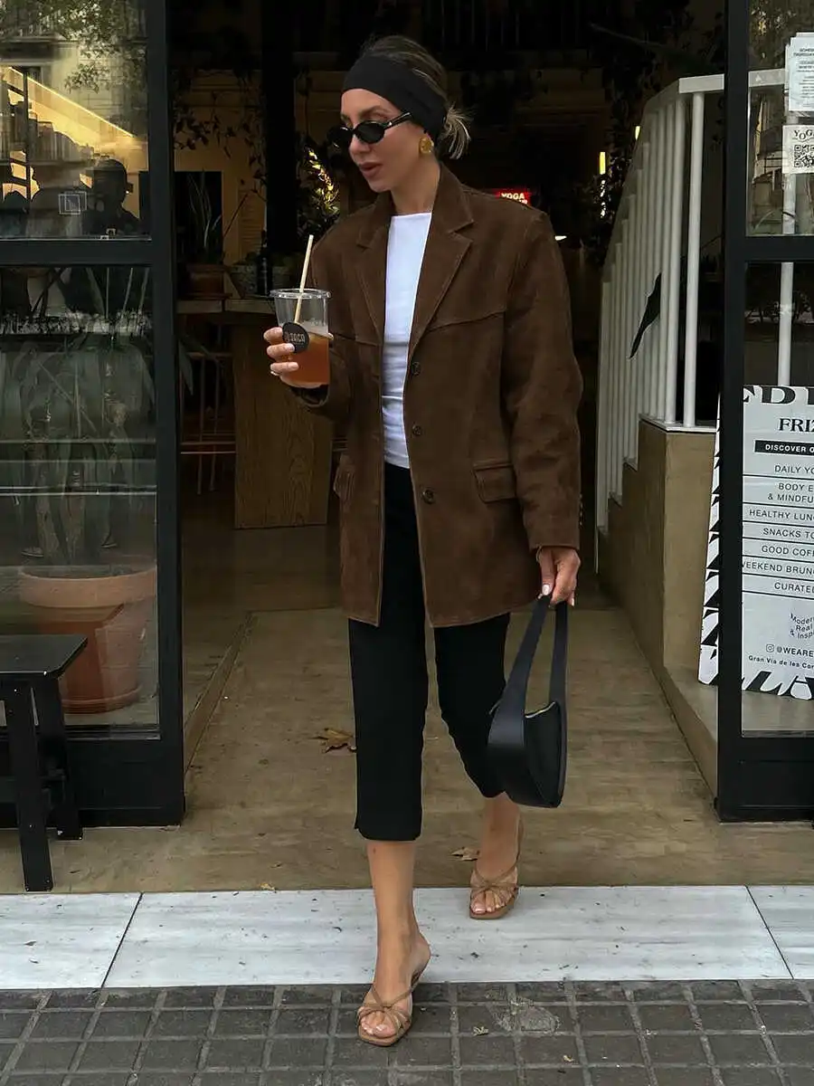 Brown Suede Loose Casual Buttoned Coat Vintage Lazy Style High-End Feel Match All Straight Tube Sleeve Long Collar Regular Le...
Brown Suede Loose Casual Buttoned Coat Vintage Lazy Style High-End Feel Match All Straight Tube Sleeve Long Collar Regular Le...