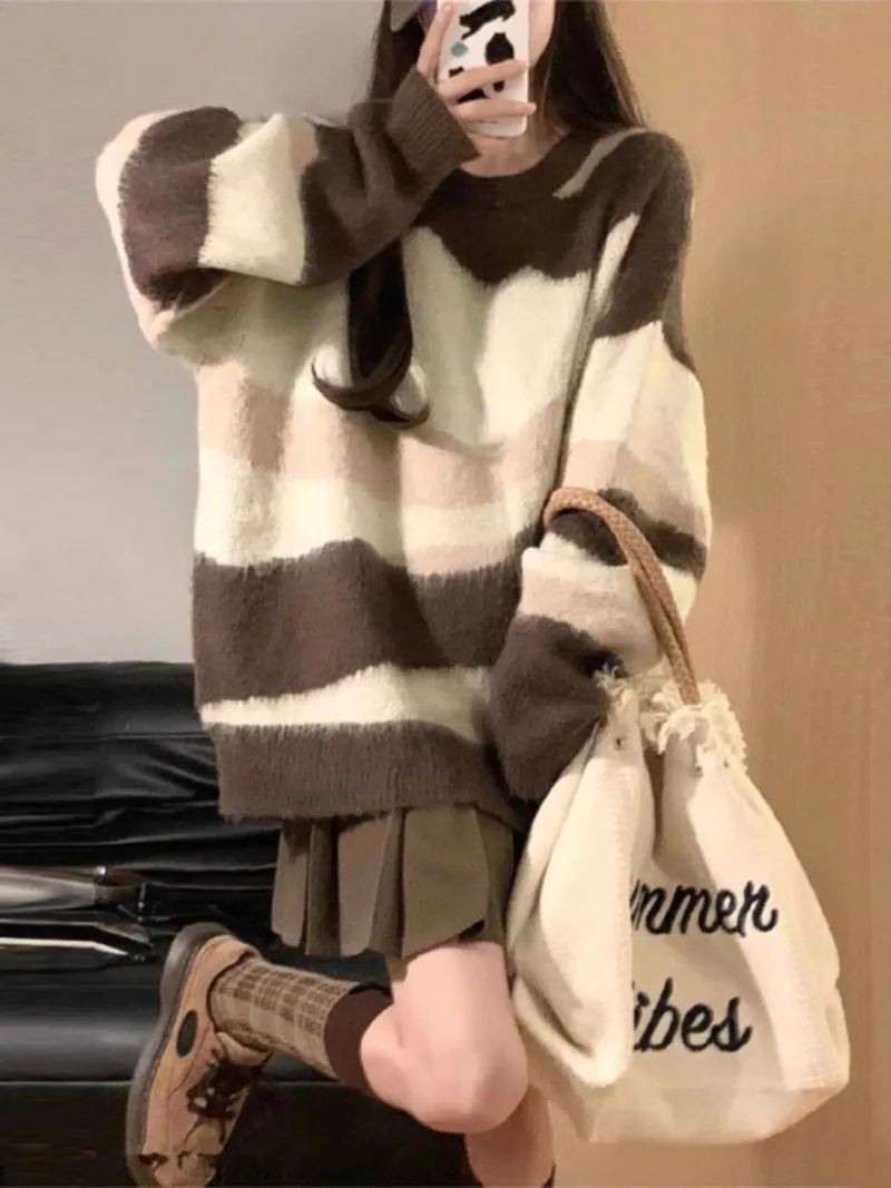 Lazy Style Retro Knitted Striped Sweater for Women Loose 2023 Autumn/winter Thick New Design Sense Pullover Top Female Clothing
Lazy Style Retro Knitted Striped Sweater for Women Loose 2023 Autumn/winter Thick New Design Sense Pullover Top Female Clothing