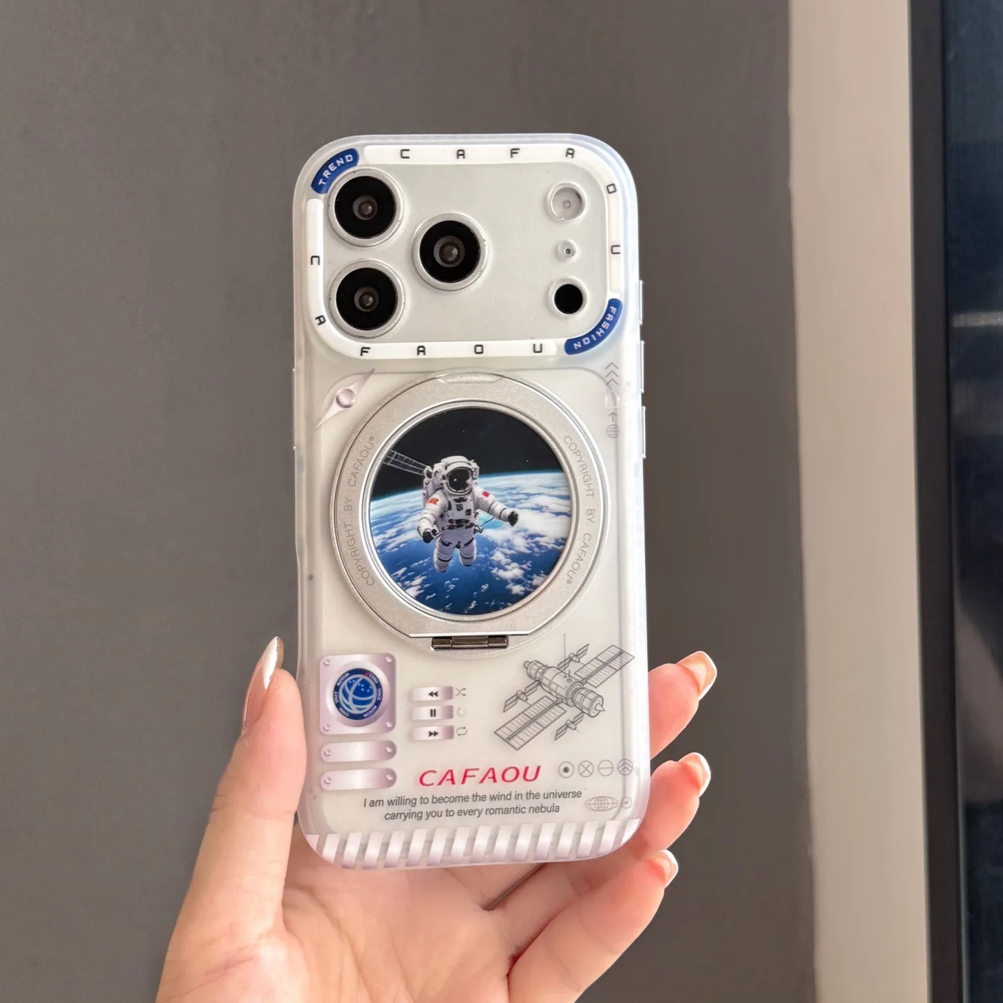 Fulcrum shell astronaut suitable for Apple 17promax mobile phone case iPhone16/15 Huawei M80 magnetic suction bracket
Fulcrum shell astronaut suitable for Apple 17promax mobile phone case iPhone16/15 Huawei M80 magnetic suction bracket