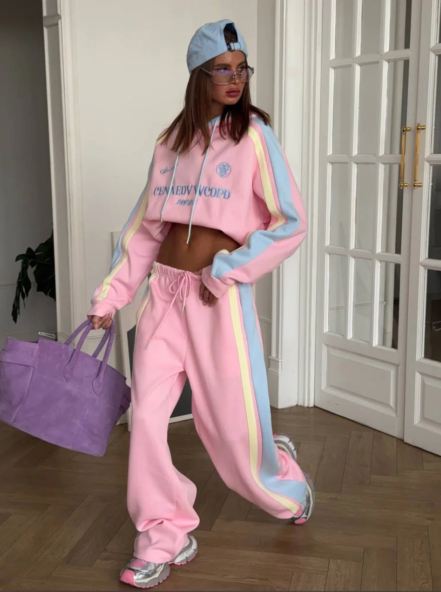 2026 Spring Casual Fashion Color Blocked Set for Women Autumn New Printed Hoodie Loose Comfortable Sports Wide Leg Pants Two Pie
2026 Spring Casual Fashion Color Blocked Set for Women Autumn New Printed Hoodie Loose Comfortable Sports Wide Leg Pants Two Pie