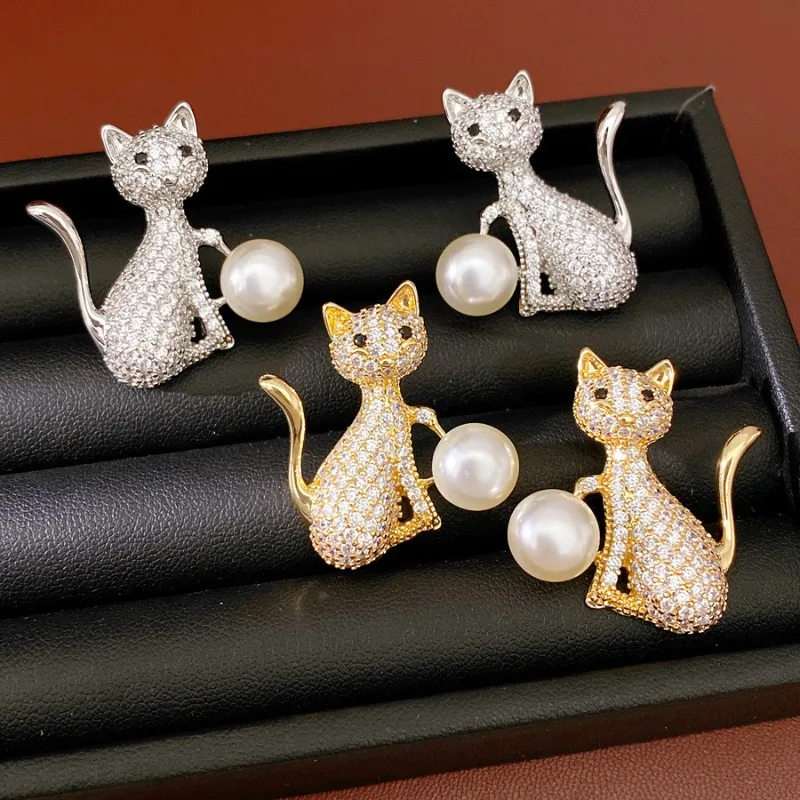 Rhinestone Cat Holding Pearl Earrings Cute Animal Ear Studs Versatile Fashion Jewelry
Rhinestone Cat Holding Pearl Earrings Cute Animal Ear Studs Versatile Fashion Jewelry