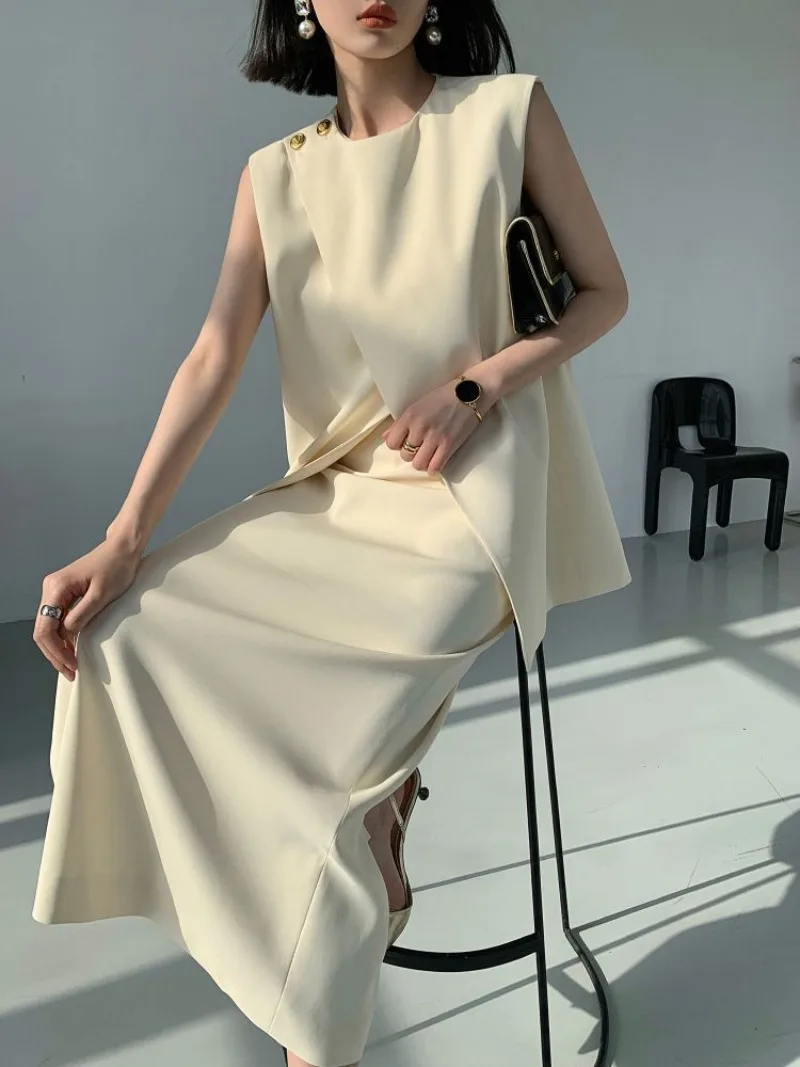 New Retro Fashion High End Women's Suit Elegant Irregular Split Sleeveless Top + High Waist Skirt Solid Color 2 Piece Set
New Retro Fashion High End Women's Suit Elegant Irregular Split Sleeveless Top + High Waist Skirt Solid Color 2 Piece Set