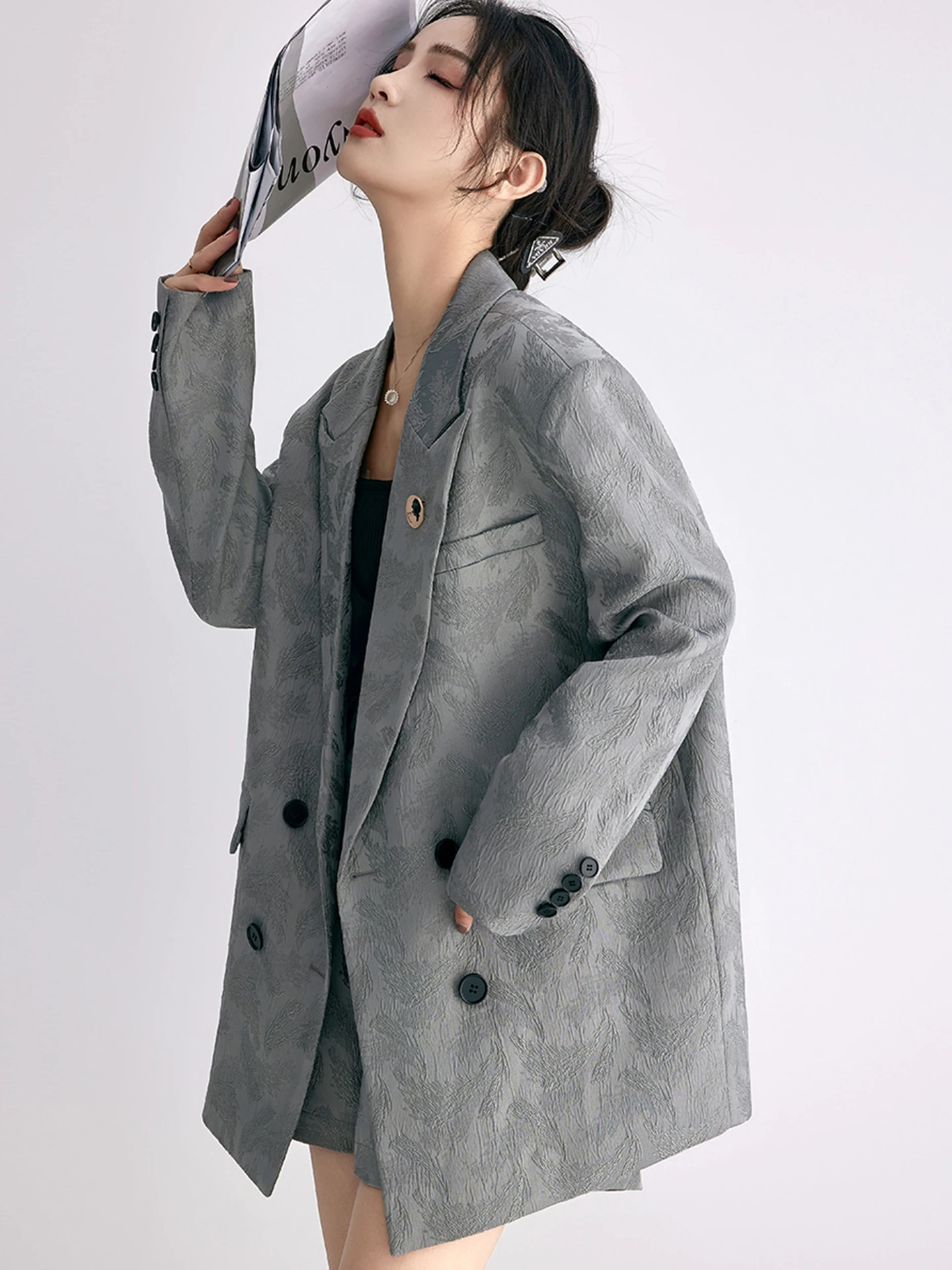 Gray Embroidered Loose Women's Suiting Jacket Elegant Slimming Outerwear Simple Autumn Fashion Original Design Long Sleeve
Gray Embroidered Loose Women's Suiting Jacket Elegant Slimming Outerwear Simple Autumn Fashion Original Design Long Sleeve