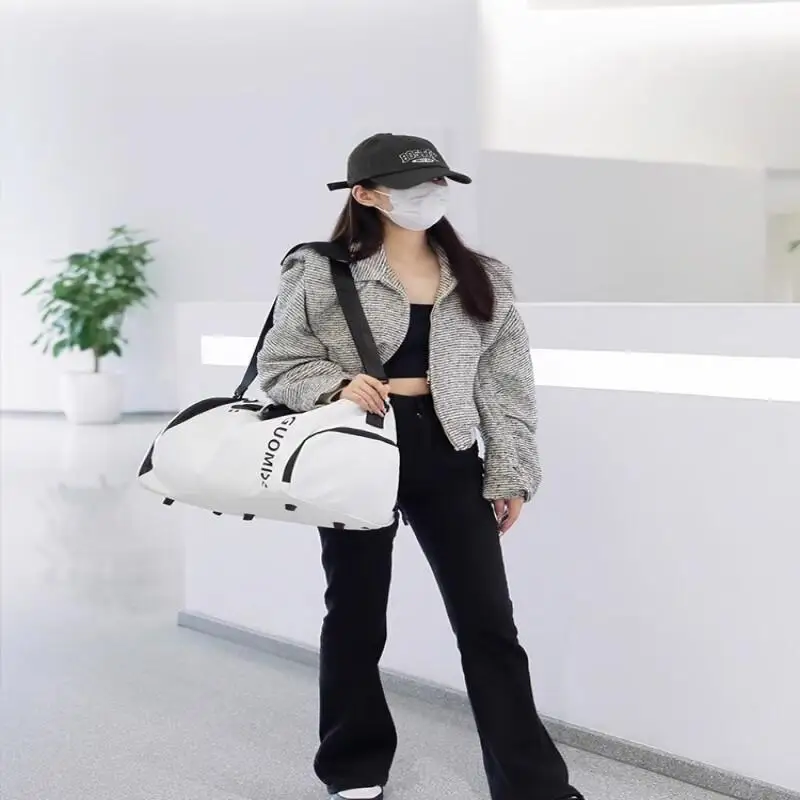 Men's Sports and Fitness Large Capacity Handbag Waterproof Multifunctional Dry-Wet Separation Crossbody Bag Shoulder Bag
Men's Sports and Fitness Large Capacity Handbag Waterproof Multifunctional Dry-Wet Separation Crossbody Bag Shoulder Bag